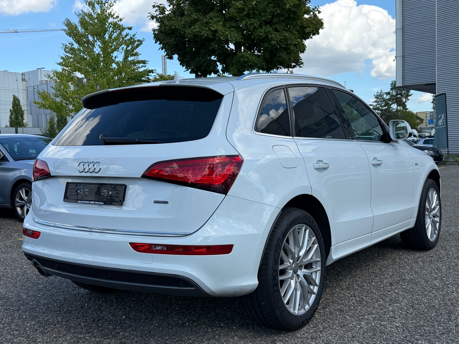AUDI Q5 2.0 TDI quattro S-tronic-image-4
