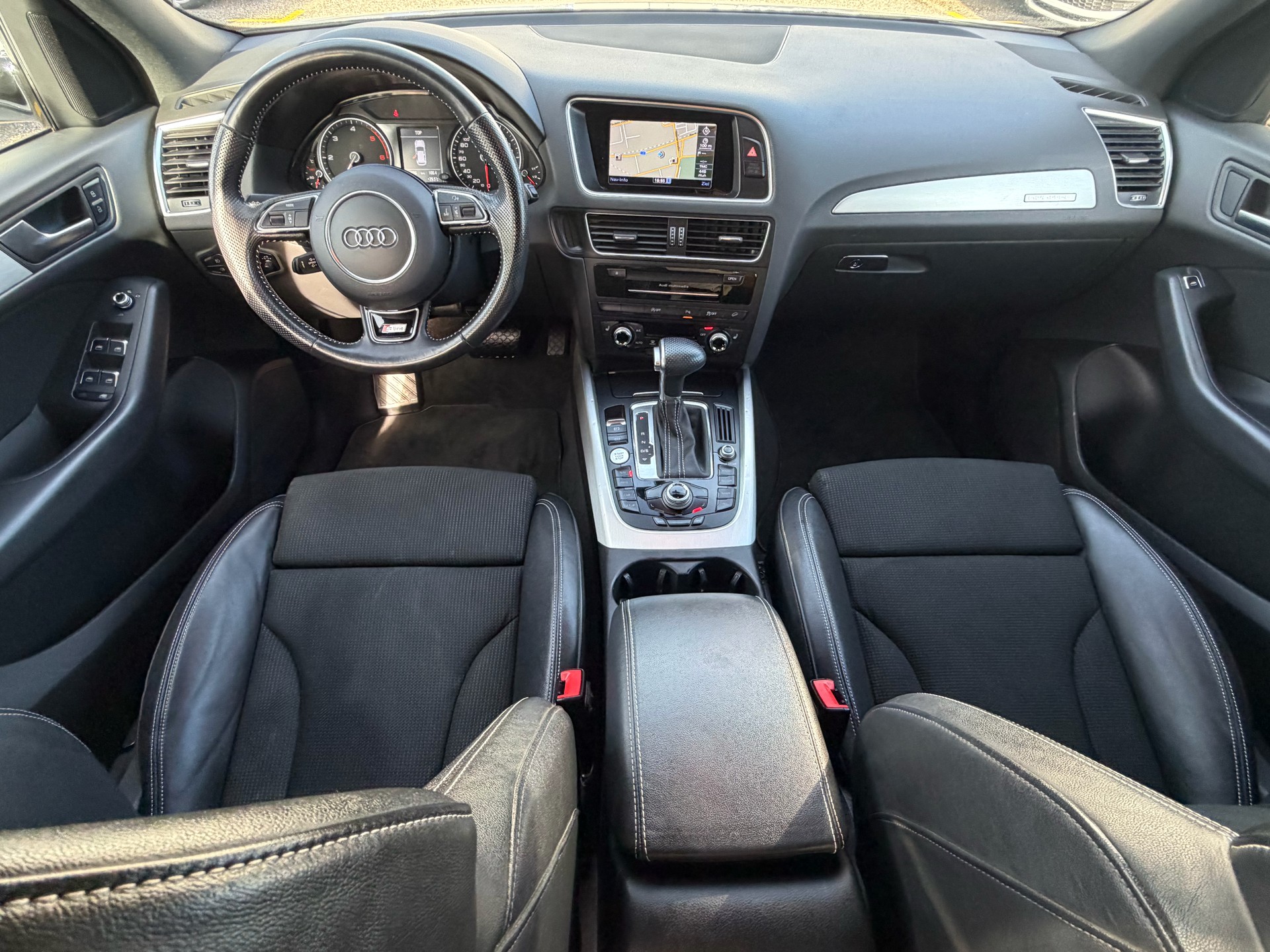 AUDI Q5 2.0 TDI quattro S-tronic-image-13