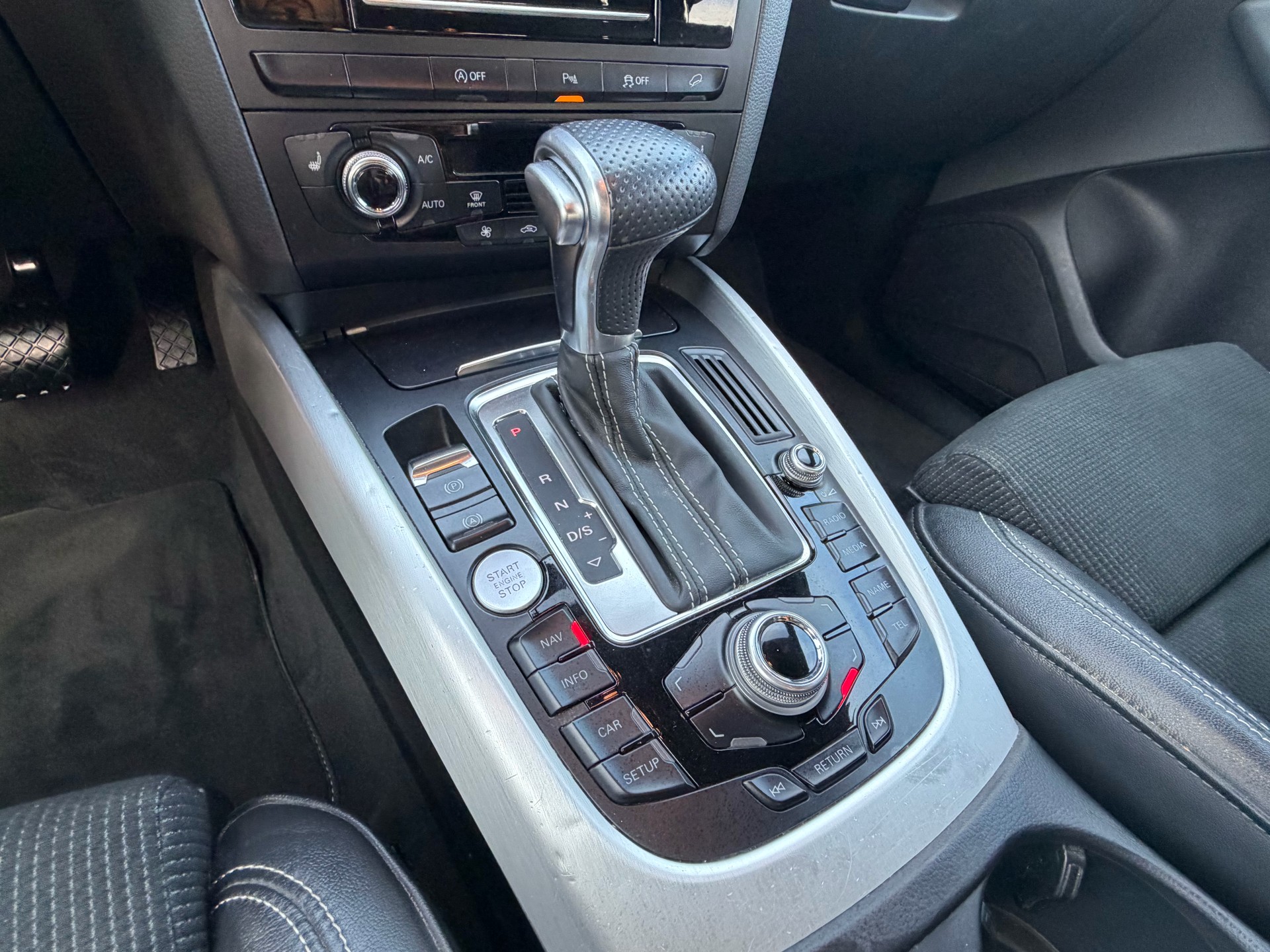 AUDI Q5 2.0 TDI quattro S-tronic-image-15