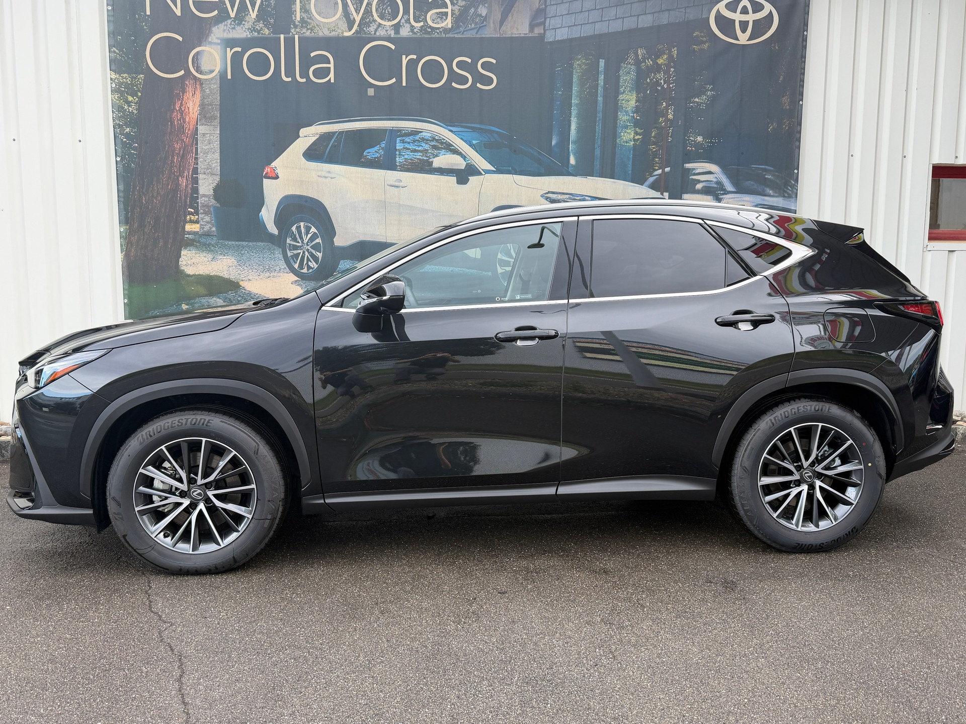 LEXUS NX 450h+ E-FOUR Comfort-showroom-element-3