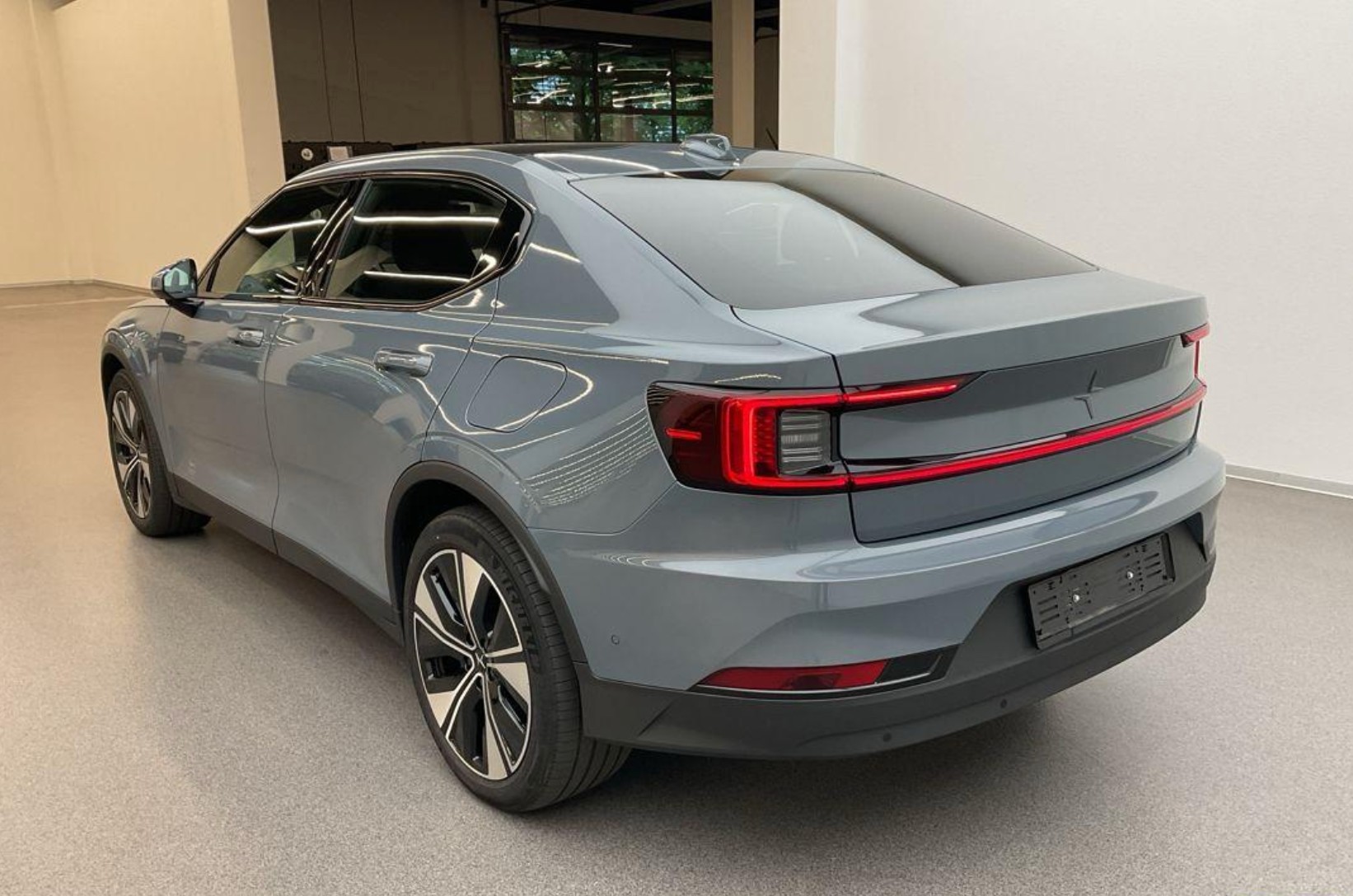POLESTAR Polestar 2 Long Range Dual 78 kWh MY23-showroom-element-3