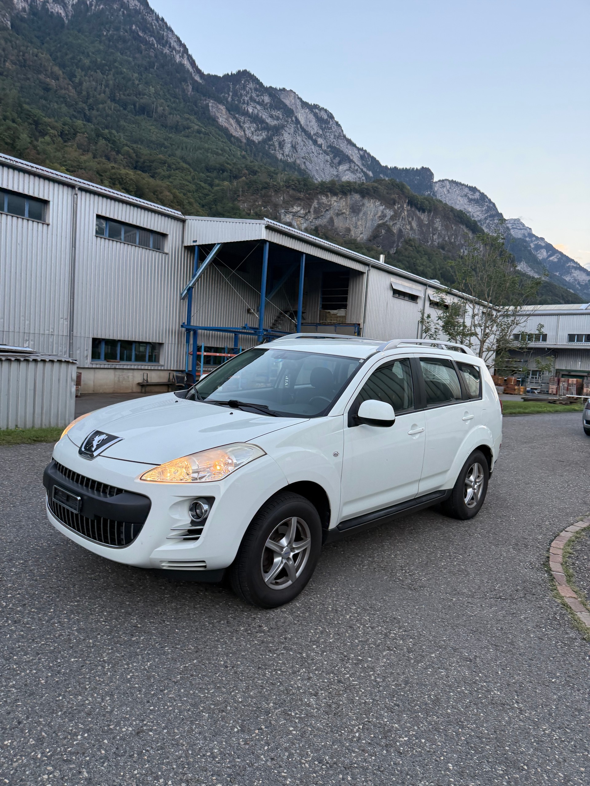 PEUGEOT 4007 2.2 HDi Dynamic DCS6-showroom-element-1