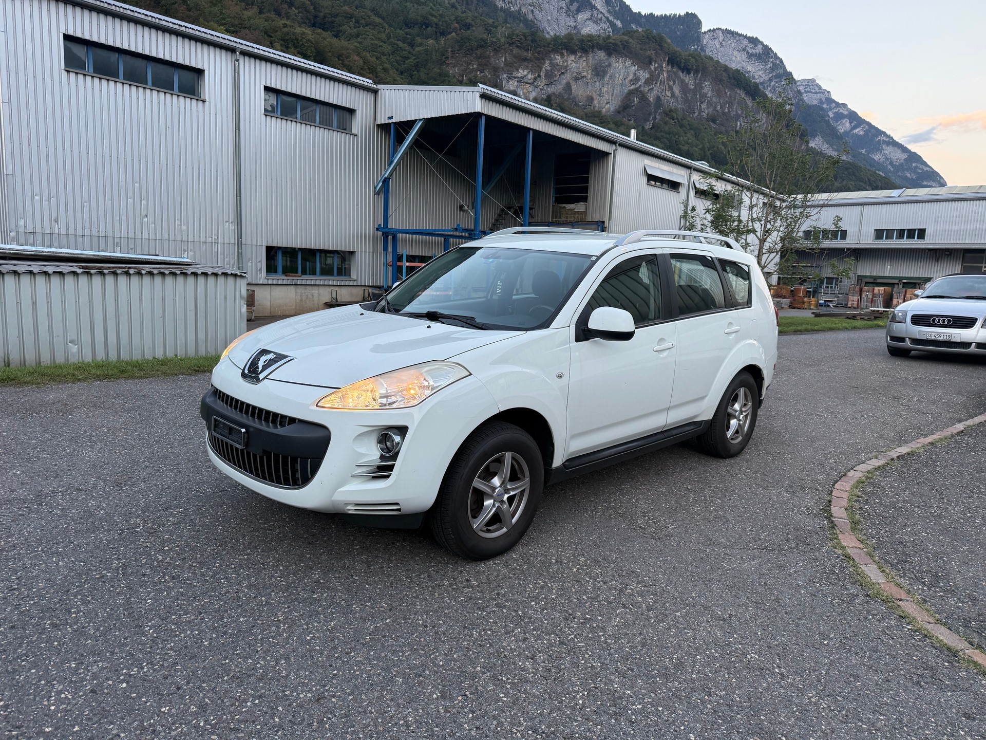 PEUGEOT 4007 2.2 HDi Dynamic DCS6-showroom-element-2