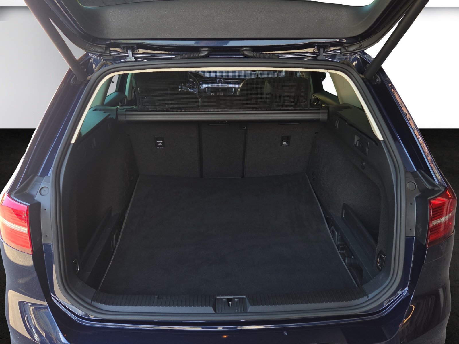 VW Passat Variant 2.0 TSI BMT Highline 4Motion DSG-image-16