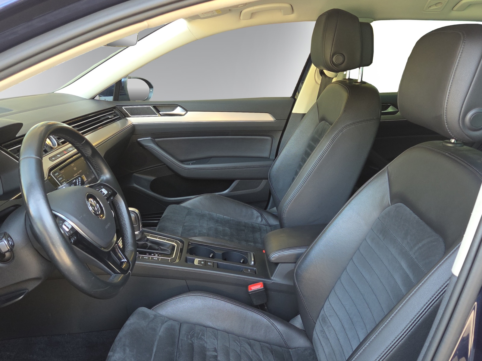 VW Passat Variant 2.0 TSI BMT Highline 4Motion DSG-image-9