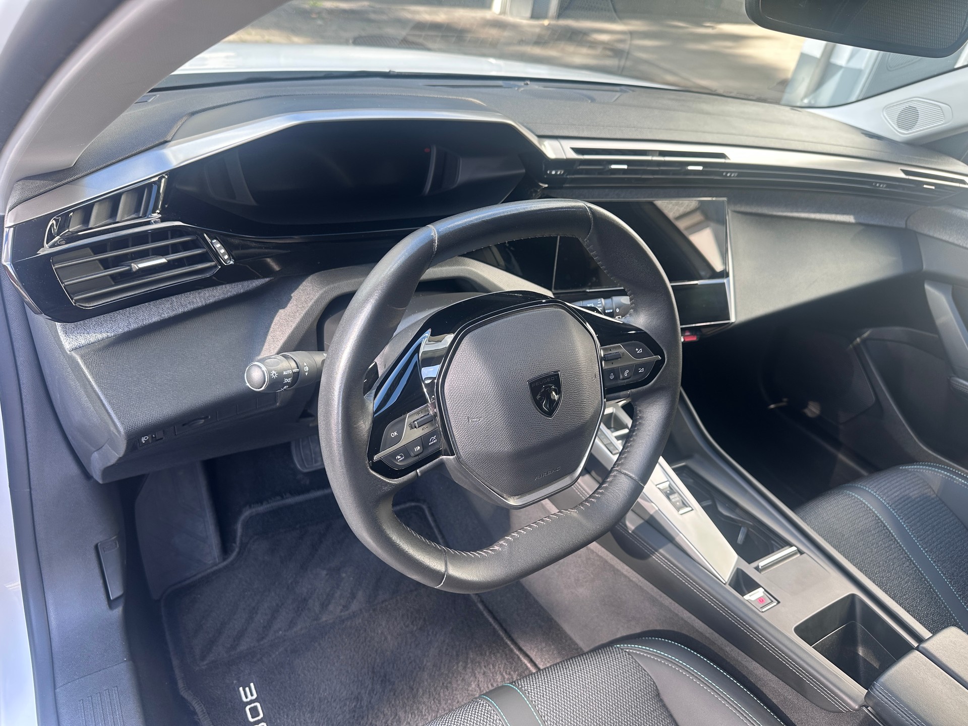 PEUGEOT 308 SW 1.5 BlueHDI Allure EAT8-image-11