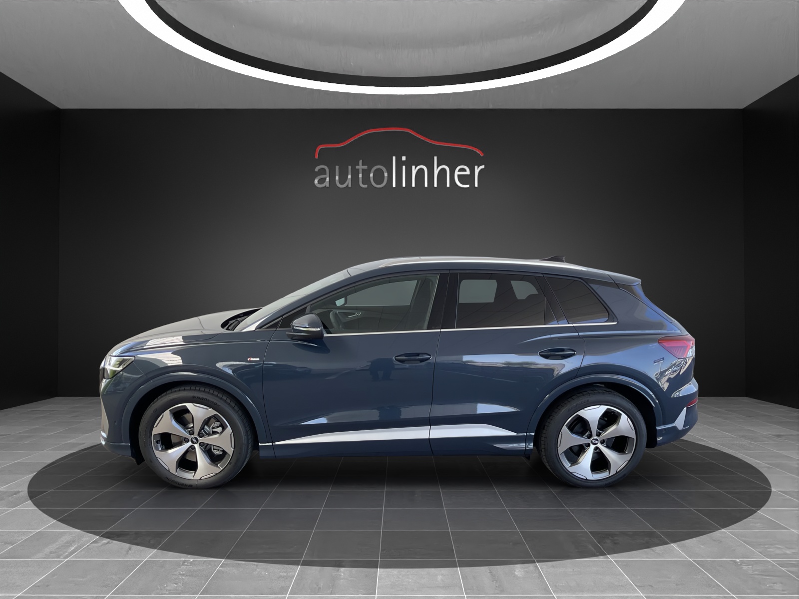 AUDI Q4 e-tron SUV quattro-showroom-element-1