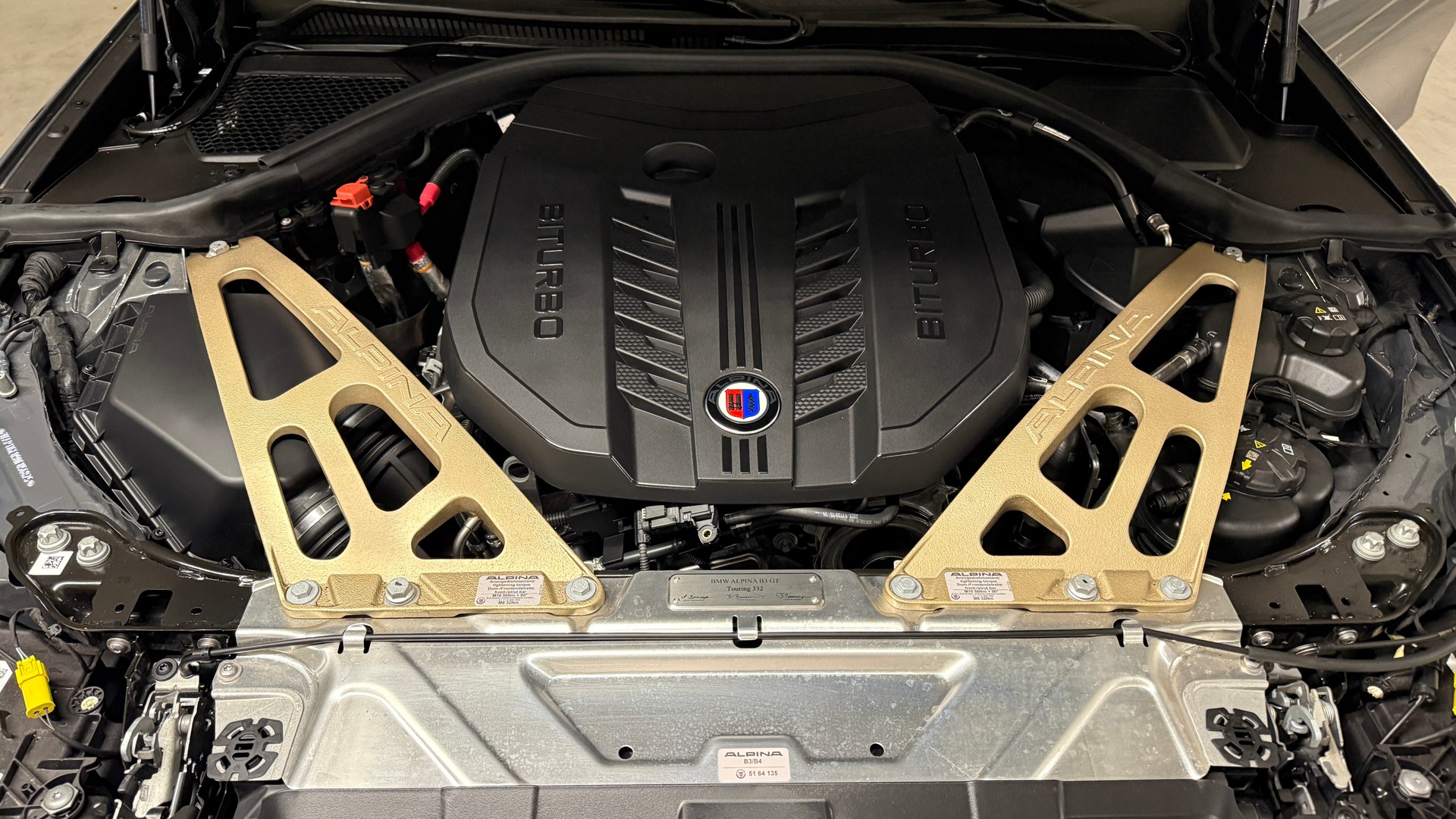 BMW-ALPINA 3.0 Biturbo GT 4x4-image-16
