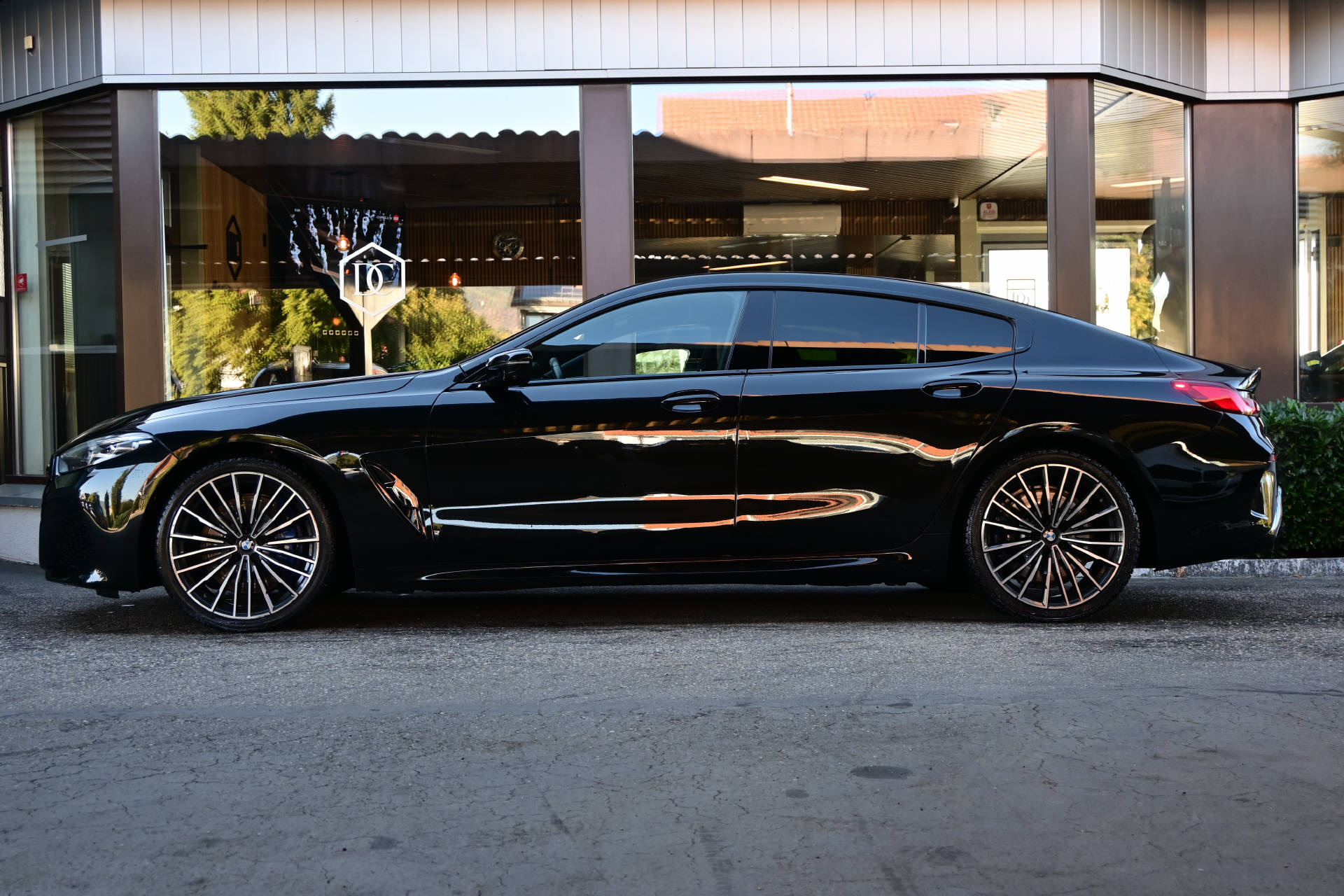 BMW 840i xDrive Gran Coupé *M-Sportpaket*HUD*H&K*Pano*All Black*-image-4