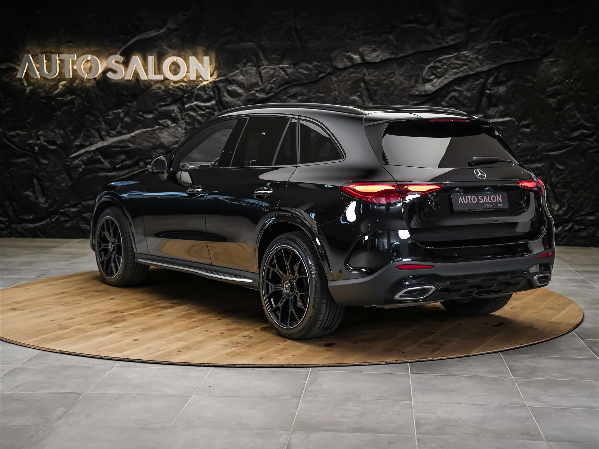 MERCEDES-BENZ GLC 300 d 4Matic 9G-Tronic *ALL BLACK*21" Felgen*Digital LIGHT*AHK*-showroom-element-3