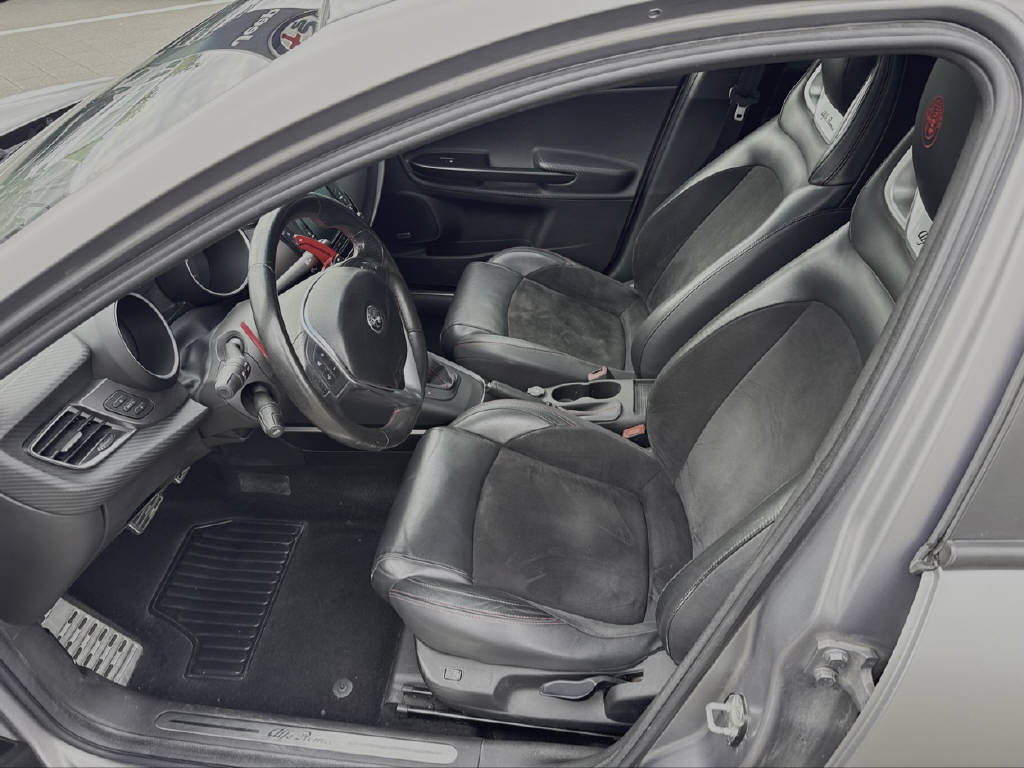 ALFA ROMEO Giulietta 1750 TBi Veloce TCT-image-9