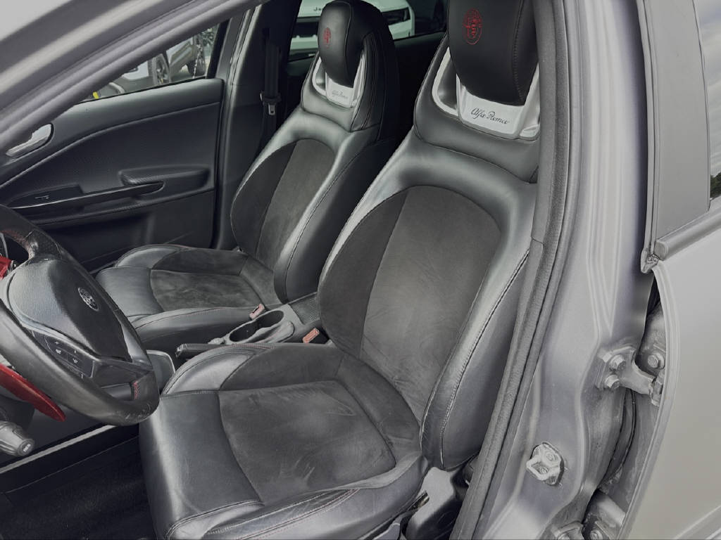ALFA ROMEO Giulietta 1750 TBi Veloce TCT-image-10