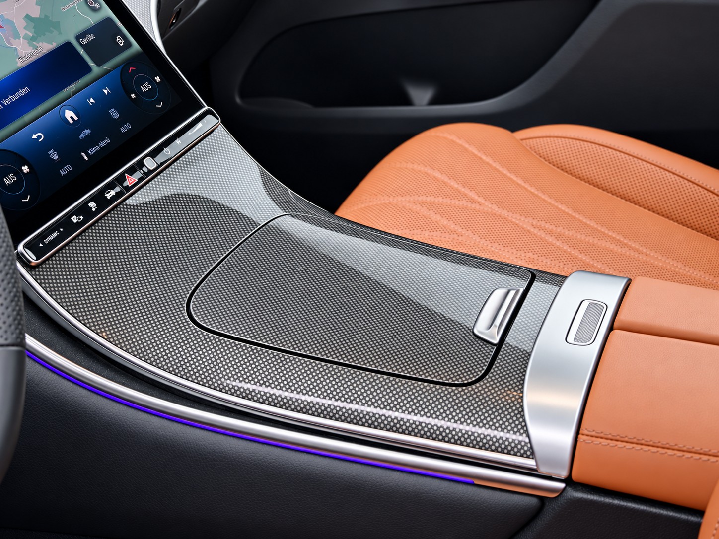 MERCEDES-BENZ GLC 300 de AMG Line 4matic-image-22