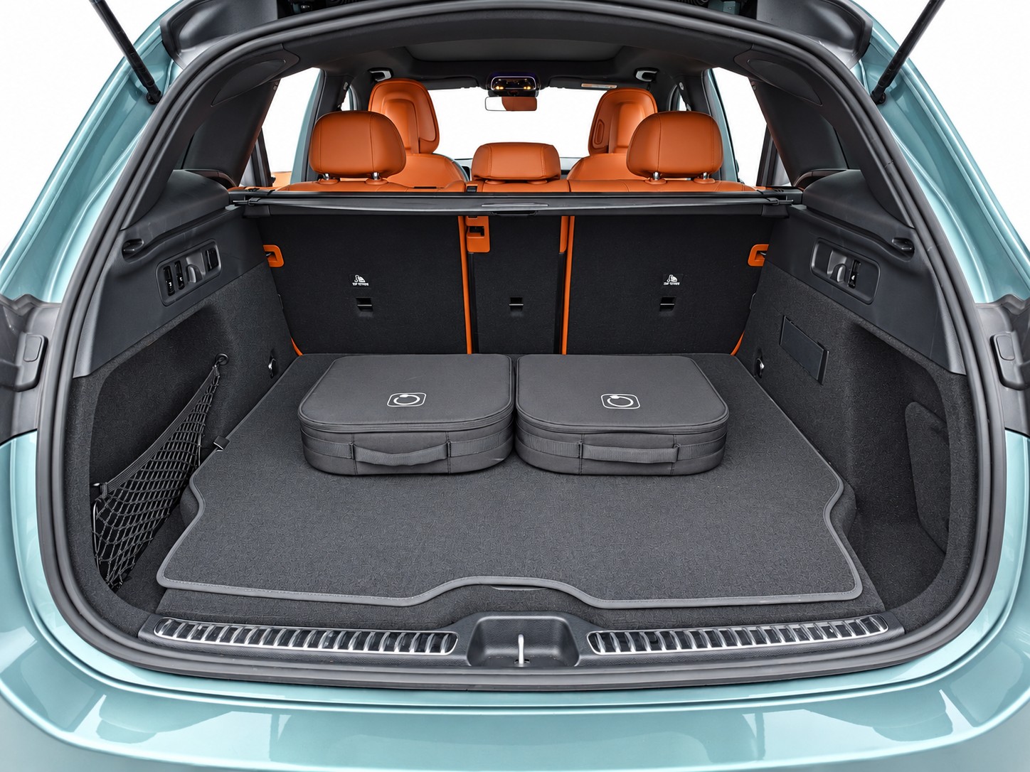 MERCEDES-BENZ GLC 300 de AMG Line 4matic-image-17