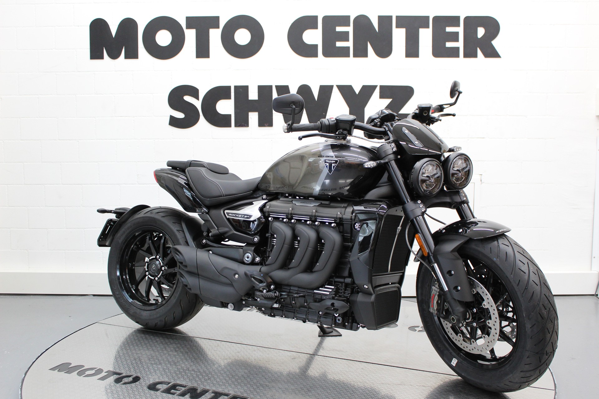 TRIUMPH Storm R-image-1