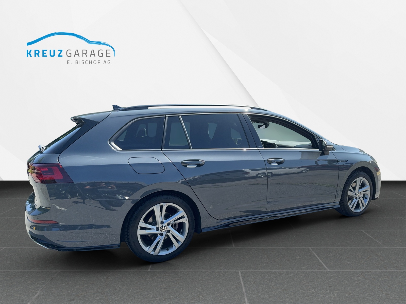 VW Golf Variant 2.0 TSI R-Line DSG 4Motion-image-4