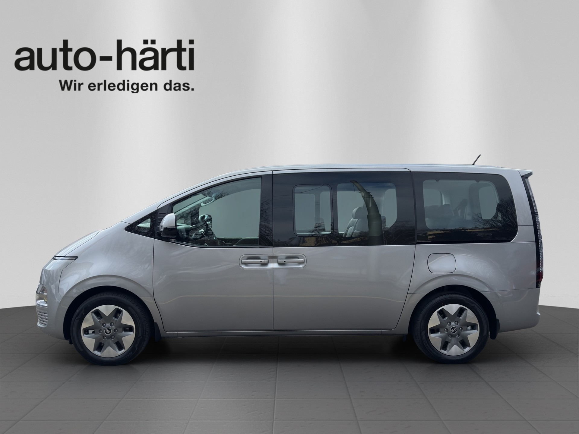 HYUNDAI Staria W. 1.6 HEV Vertex-showroom-element-1