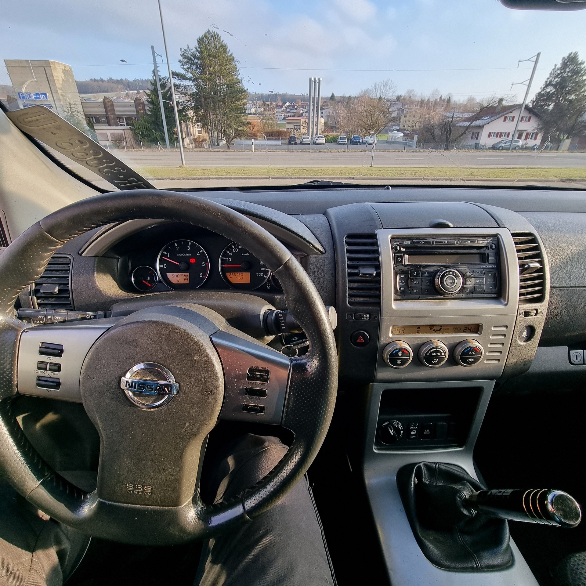 NISSAN Pathfinder 2.5 dCi LE-image-12