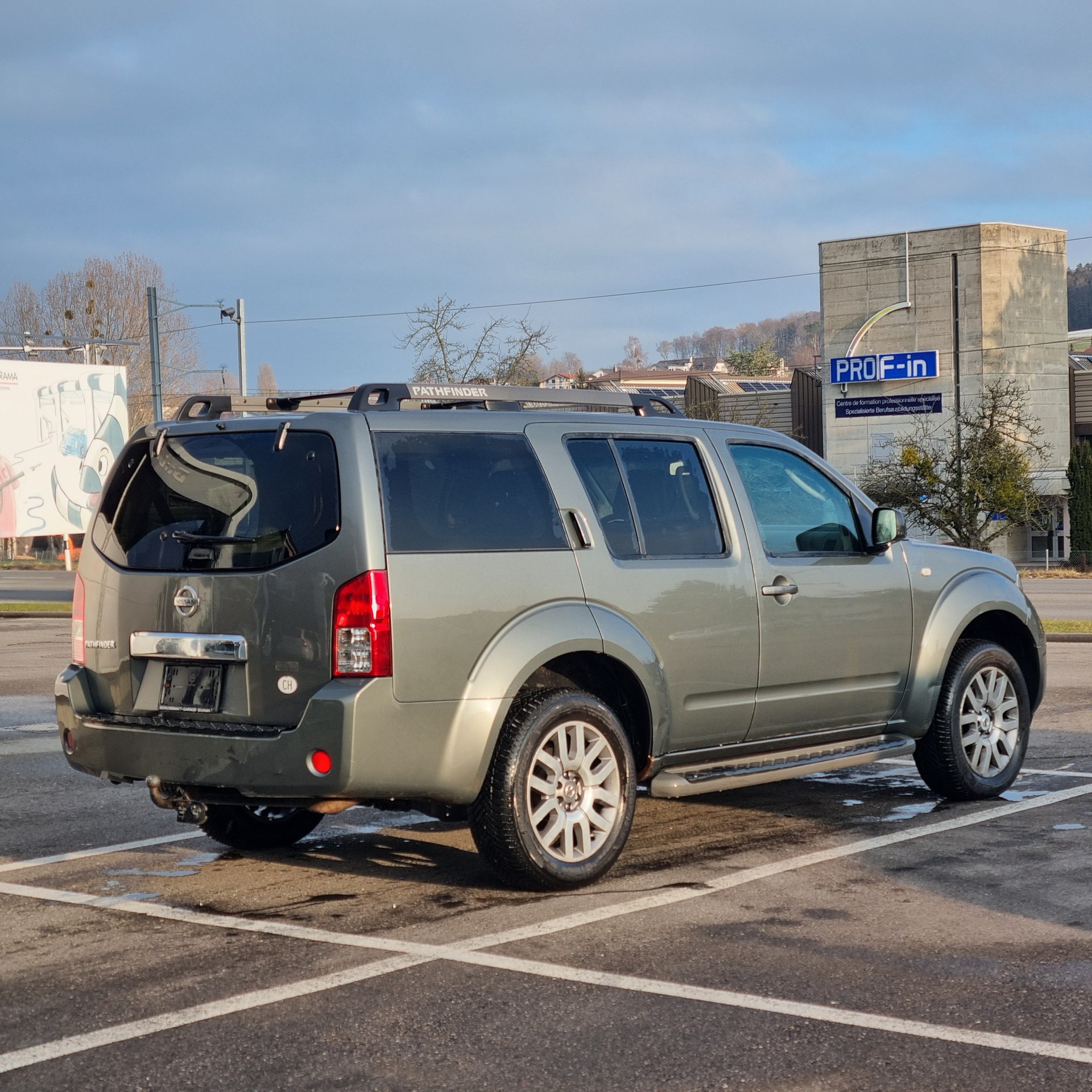 NISSAN Pathfinder 2.5 dCi LE-image-2