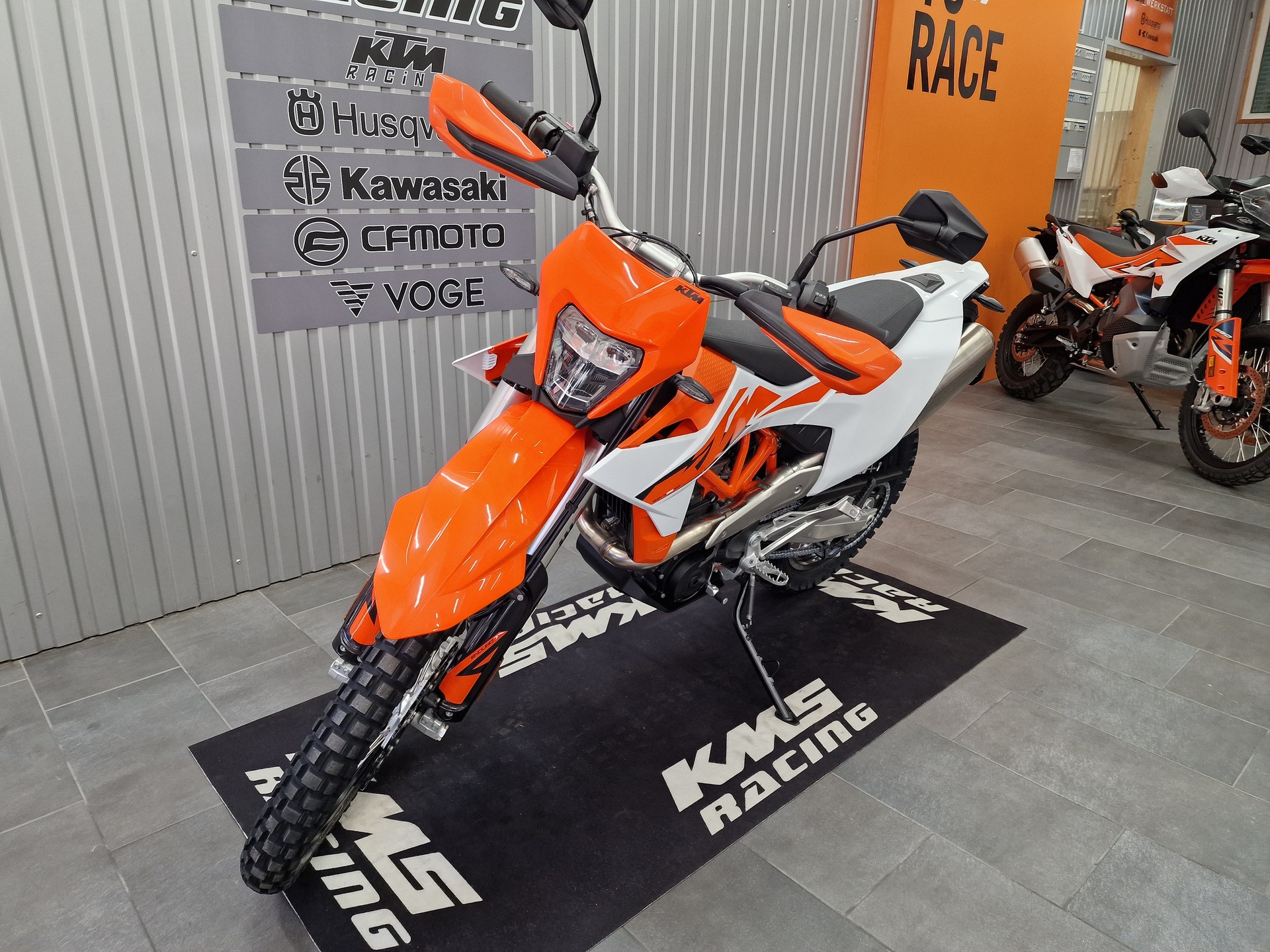 KTM 690 Enduro R-image-5