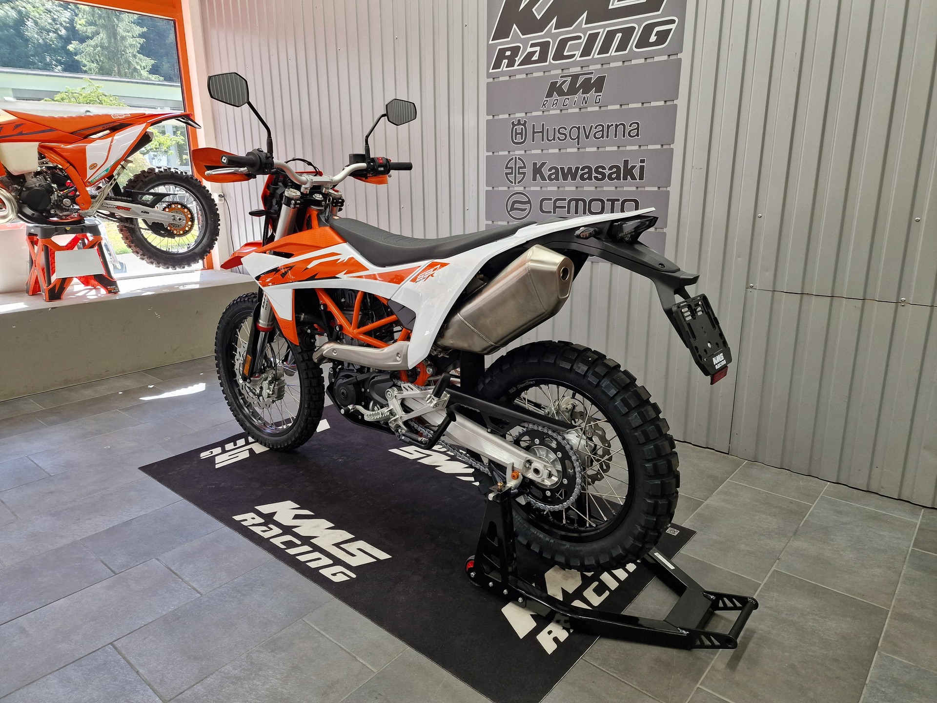KTM 690 Enduro R-image-10