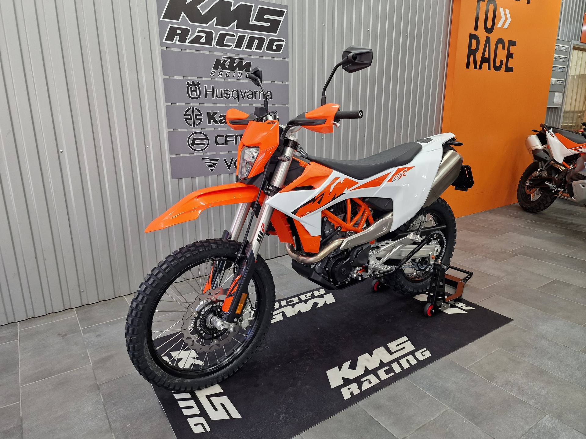 KTM 690 Enduro R-image-3