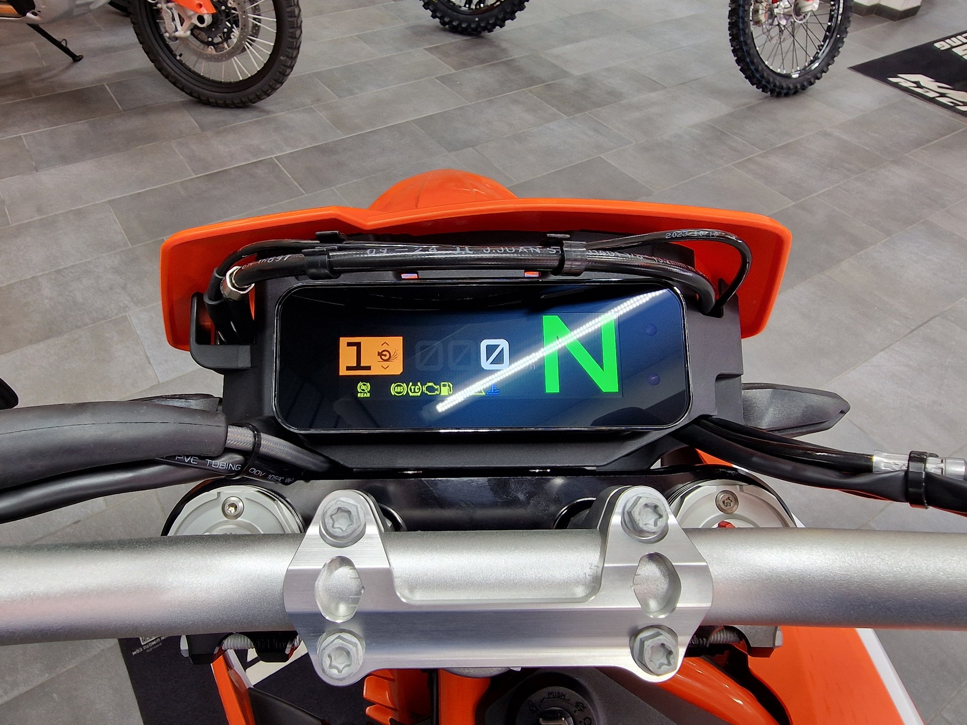 KTM 690 Enduro R-image-14