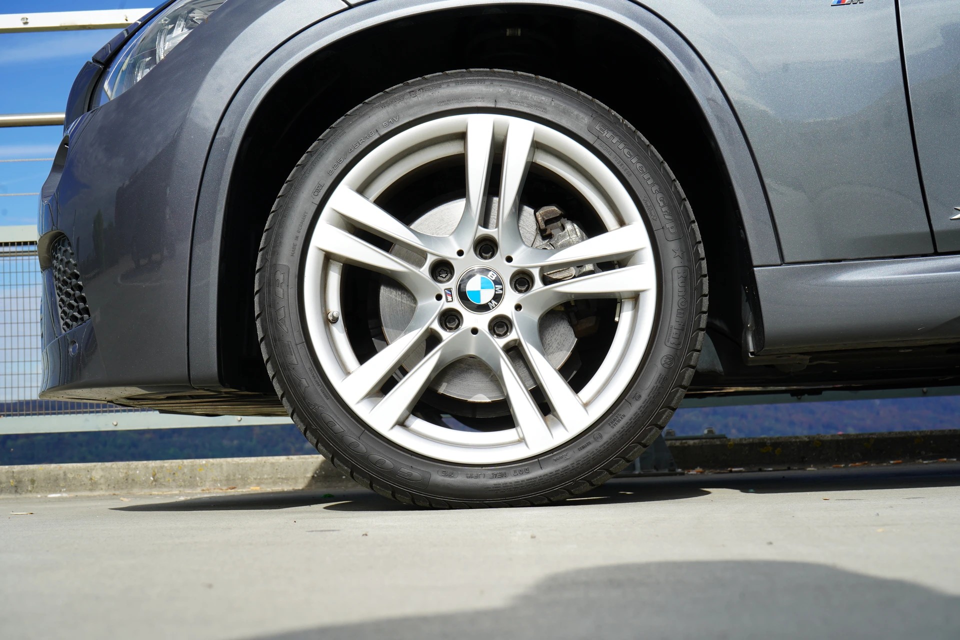 BMW X1 xDRIVE 25d STEPTRONIC M SPORT PLUS l 218 PS-image-16