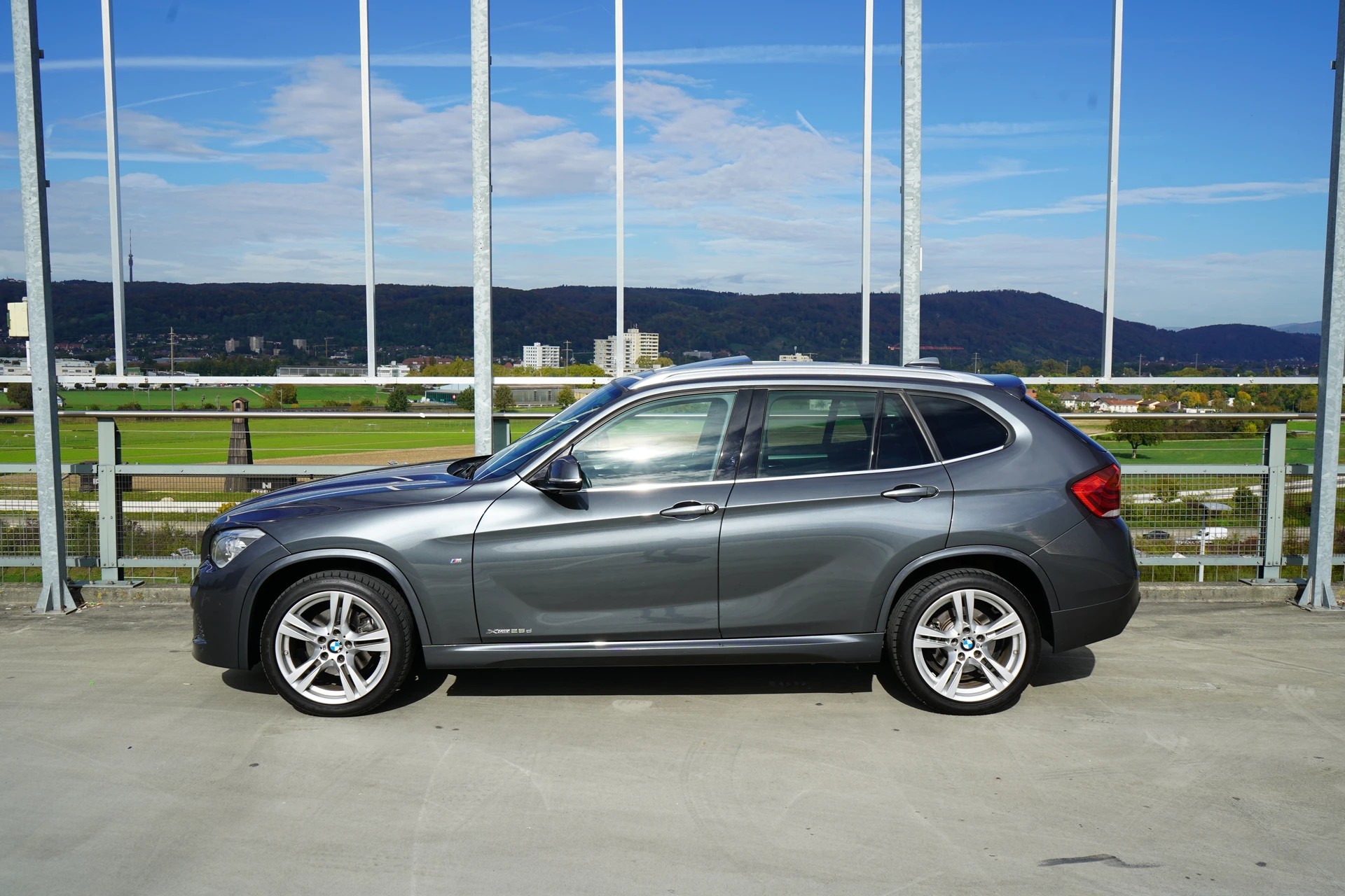 BMW X1 xDRIVE 25d STEPTRONIC M SPORT PLUS l 218 PS-image-5