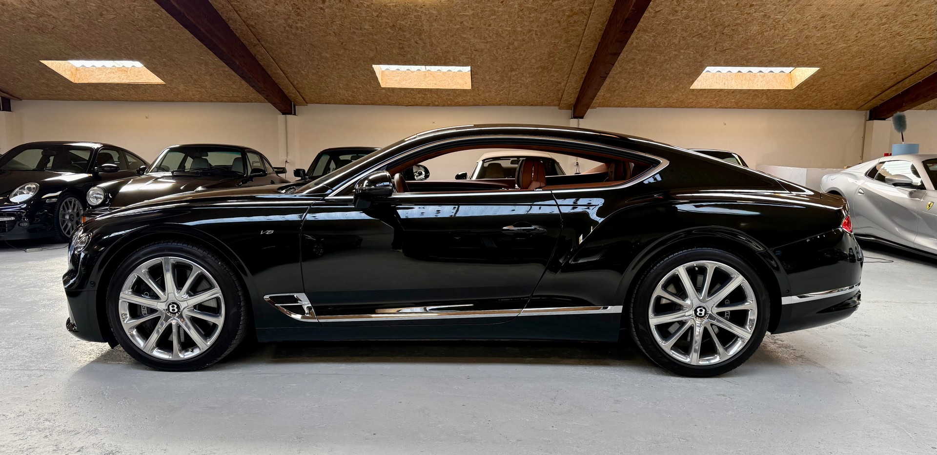BENTLEY Continental GT 4.0 V8-image-1