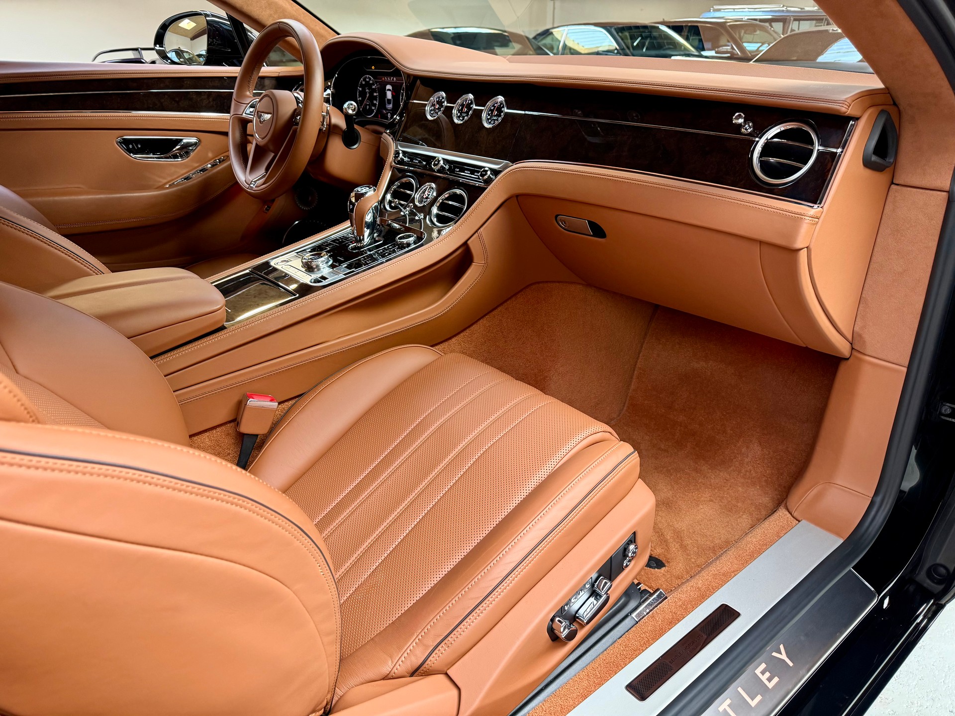 BENTLEY Continental GT 4.0 V8-image-13
