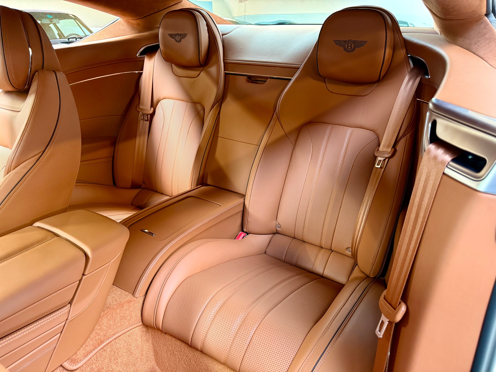 BENTLEY Continental GT 4.0 V8-image-12