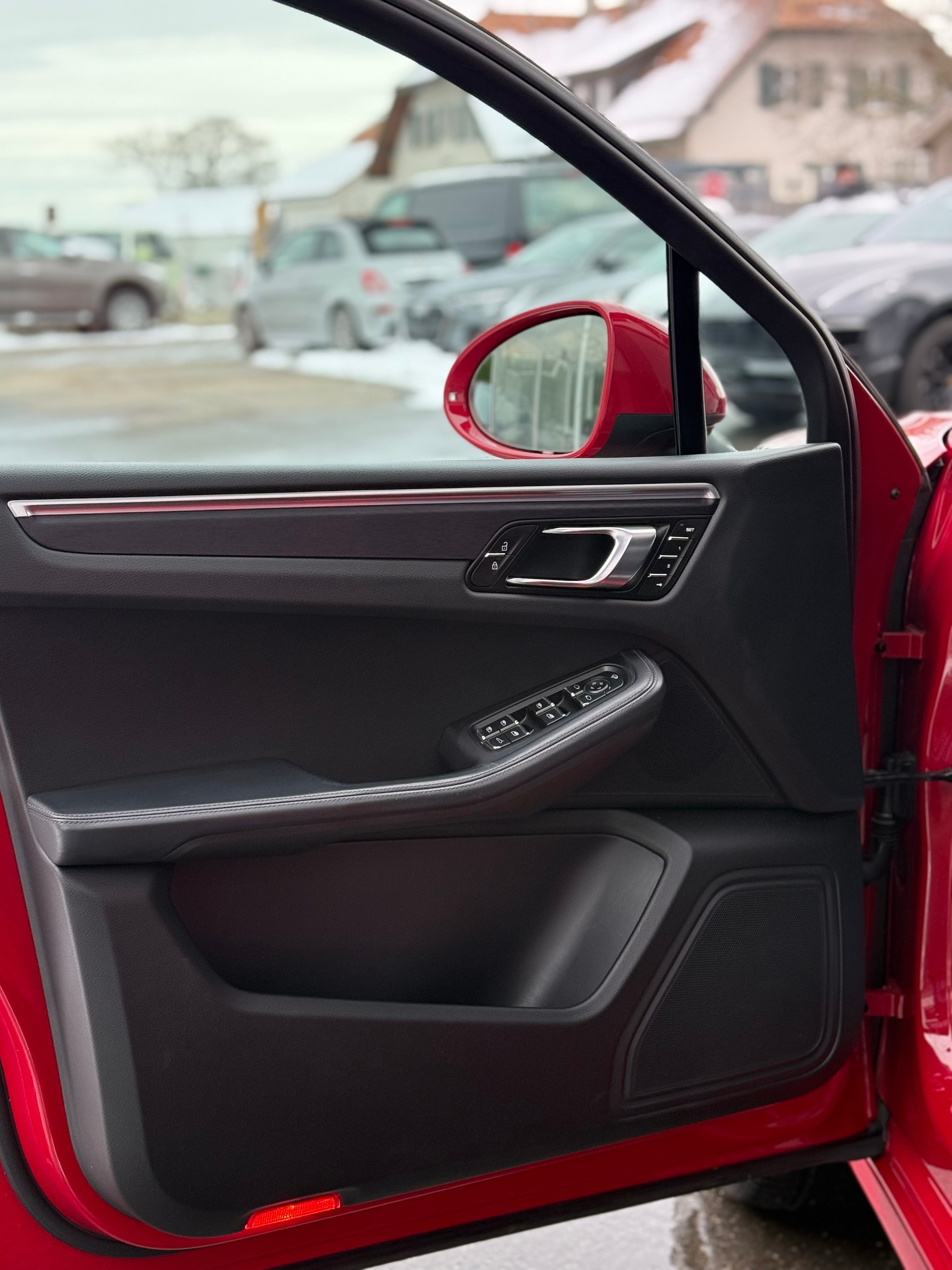 PORSCHE Macan GTS PDK-image-18