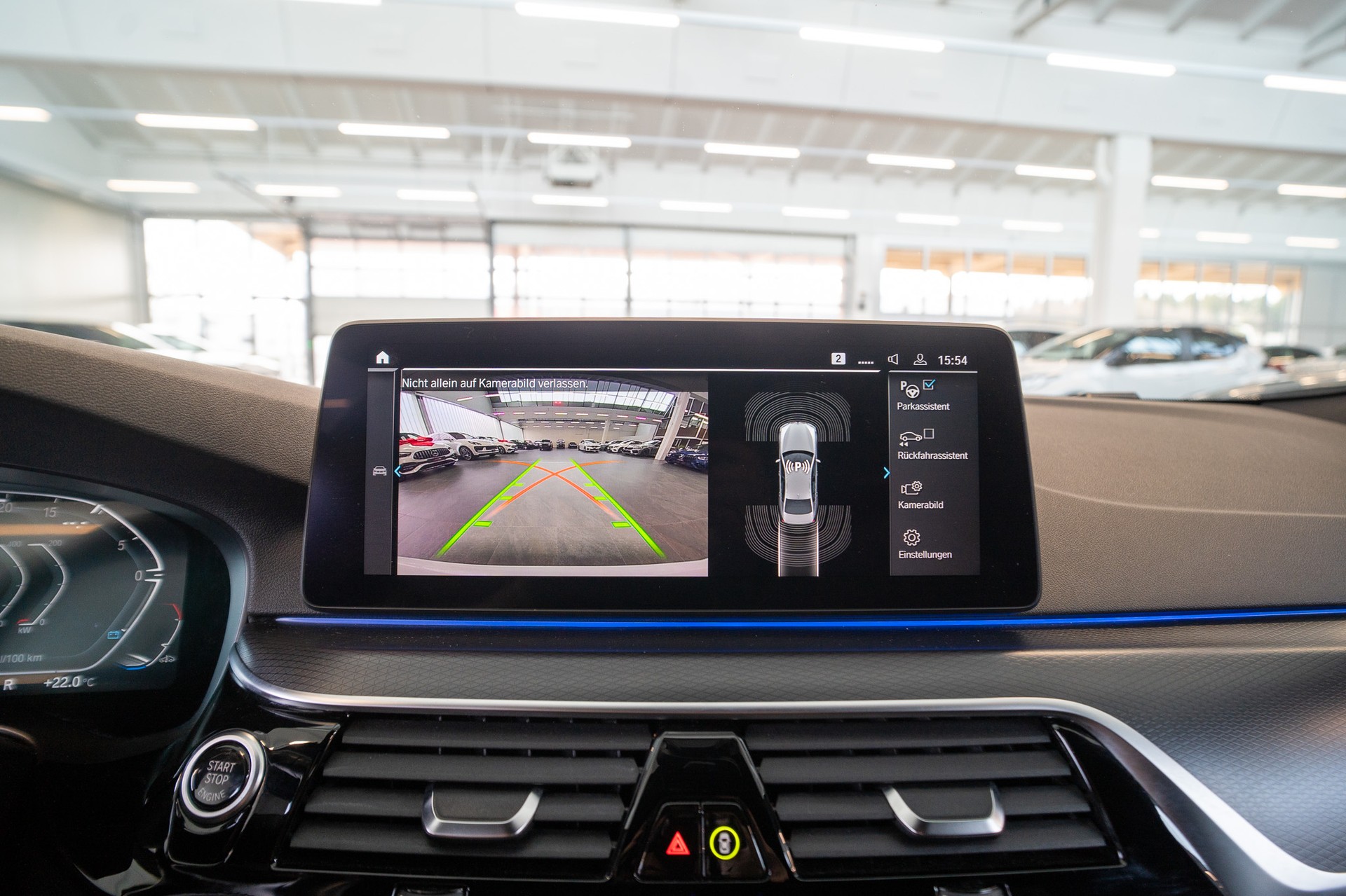 BMW 530i xDrive SAG M-Sport / Rückfahrkamera / El.Sitze / Ambientebeleuchtung-image-18