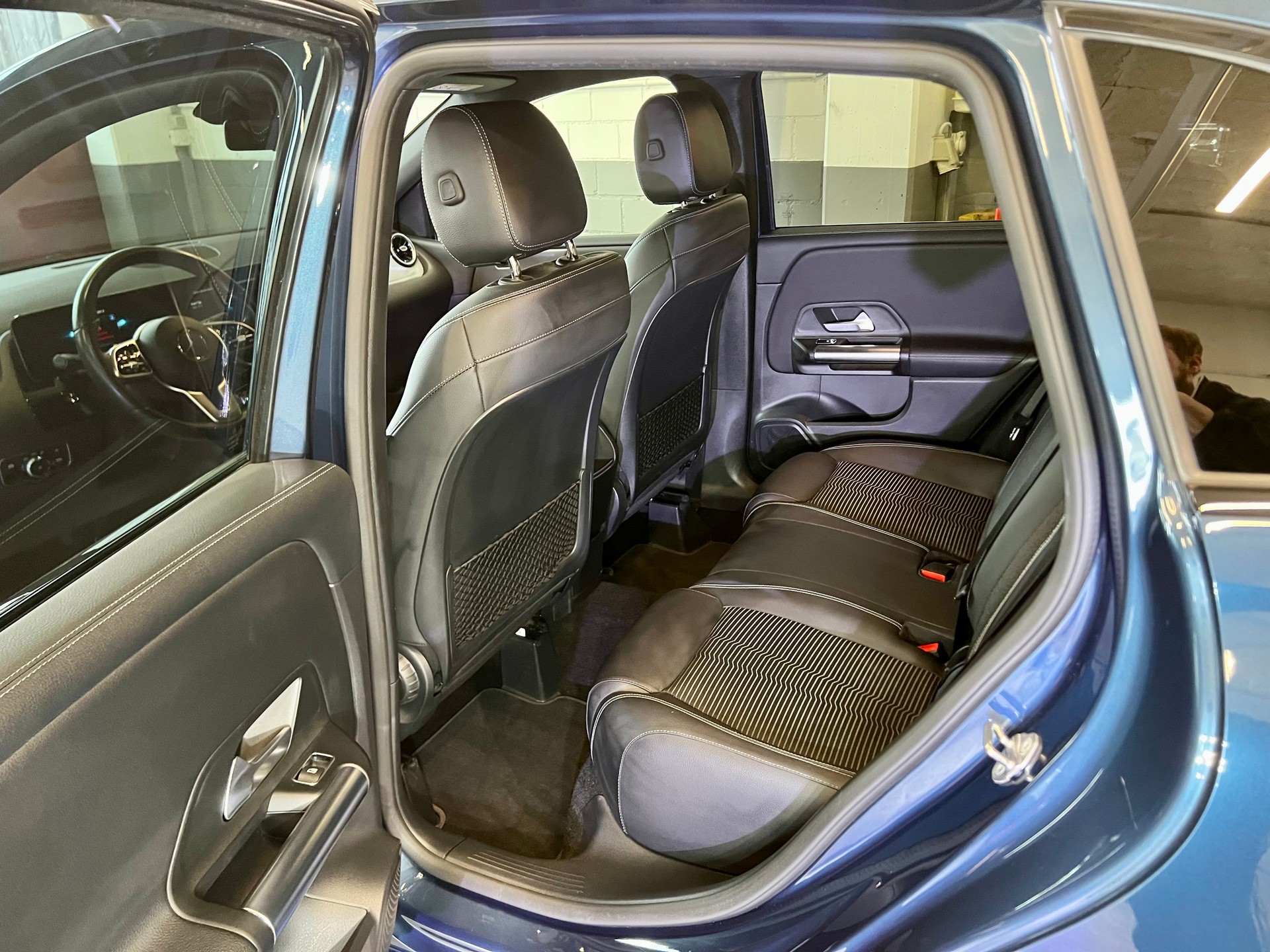 MERCEDES-BENZ B 200 Progressive 7G-DCT-image-13