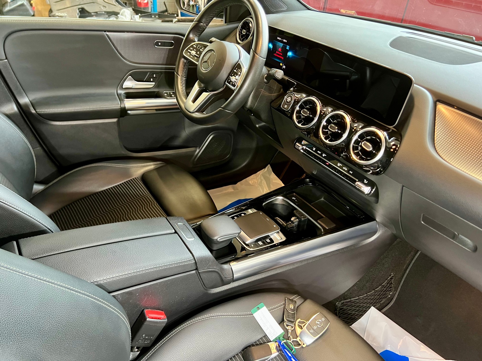 MERCEDES-BENZ B 200 Progressive 7G-DCT-image-11