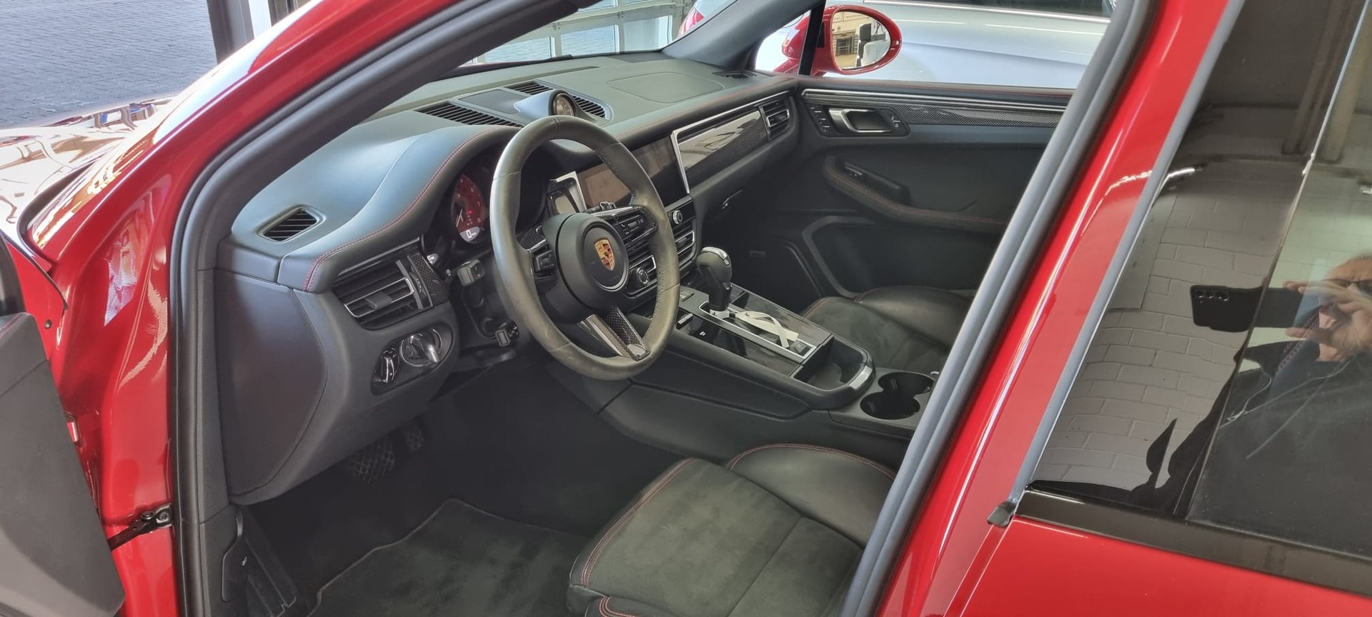 PORSCHE Macan GTS PDK-image-5