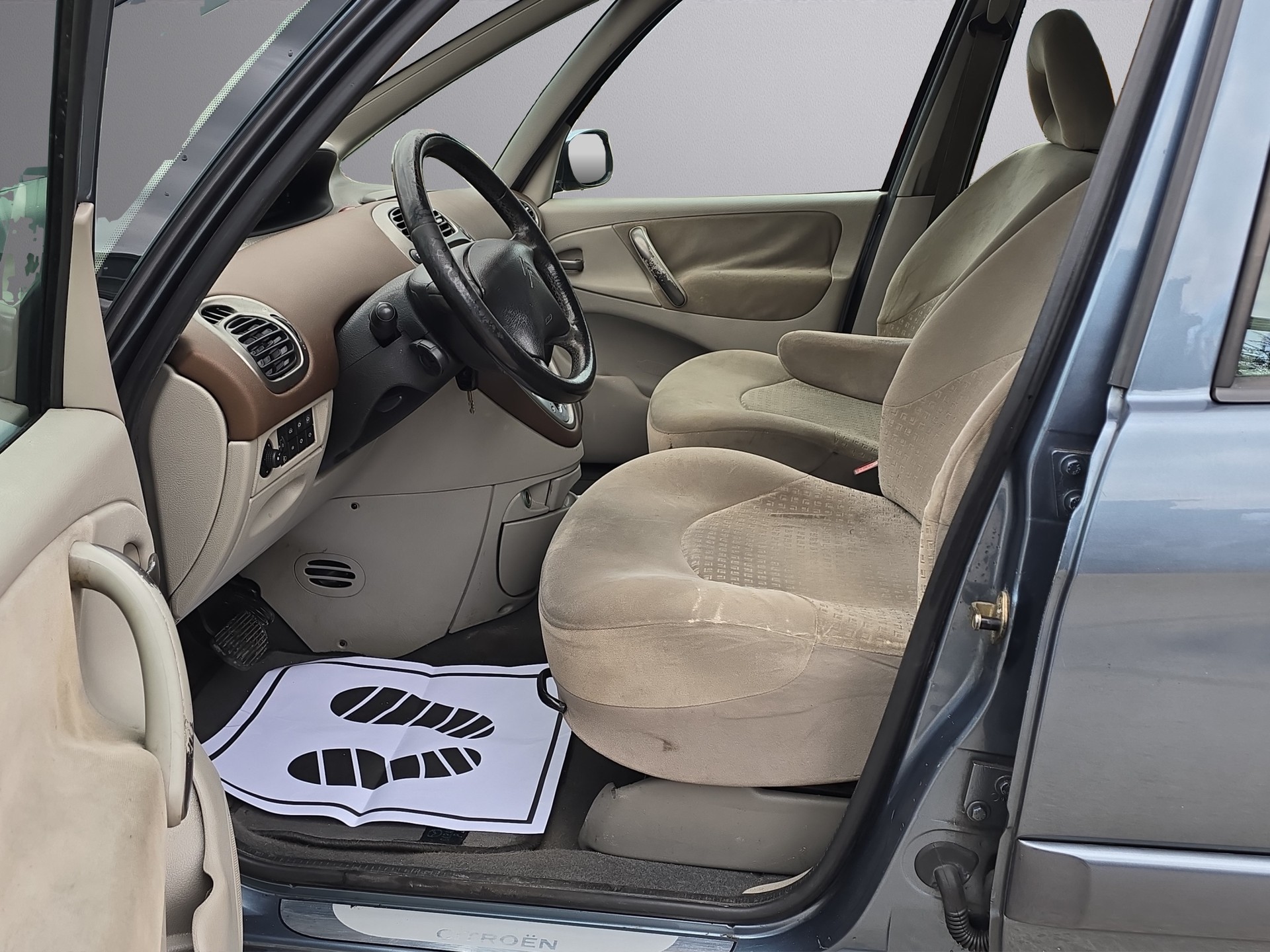 CITROEN Xsara Picasso 2.0i 16V Exclusive Automatic-image-10