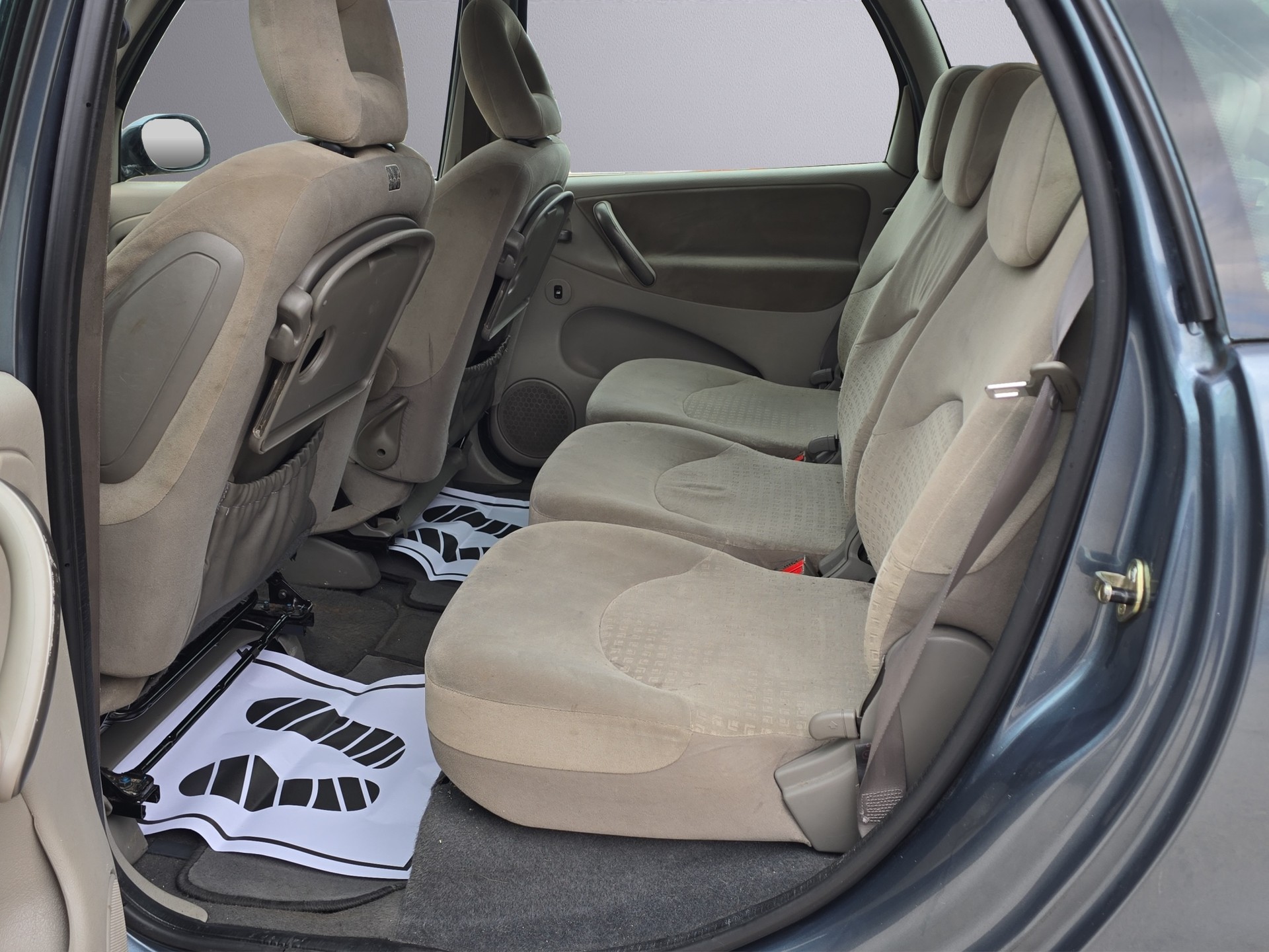 CITROEN Xsara Picasso 2.0i 16V Exclusive Automatic-image-13