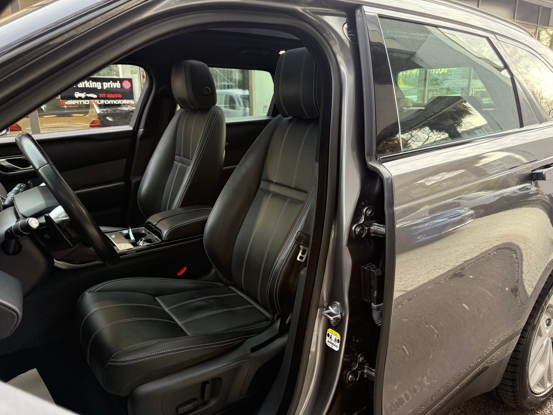 LAND ROVER Range Rover Velar R-Dynamic P 250 SE Automatic-image-9