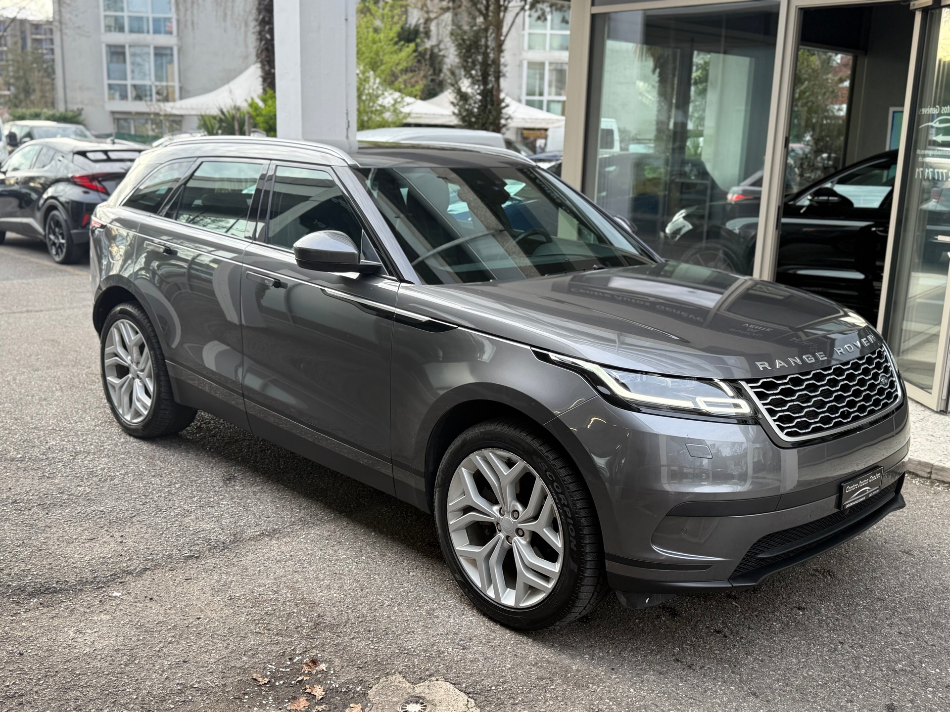 LAND ROVER Range Rover Velar R-Dynamic P 250 SE Automatic-image-1