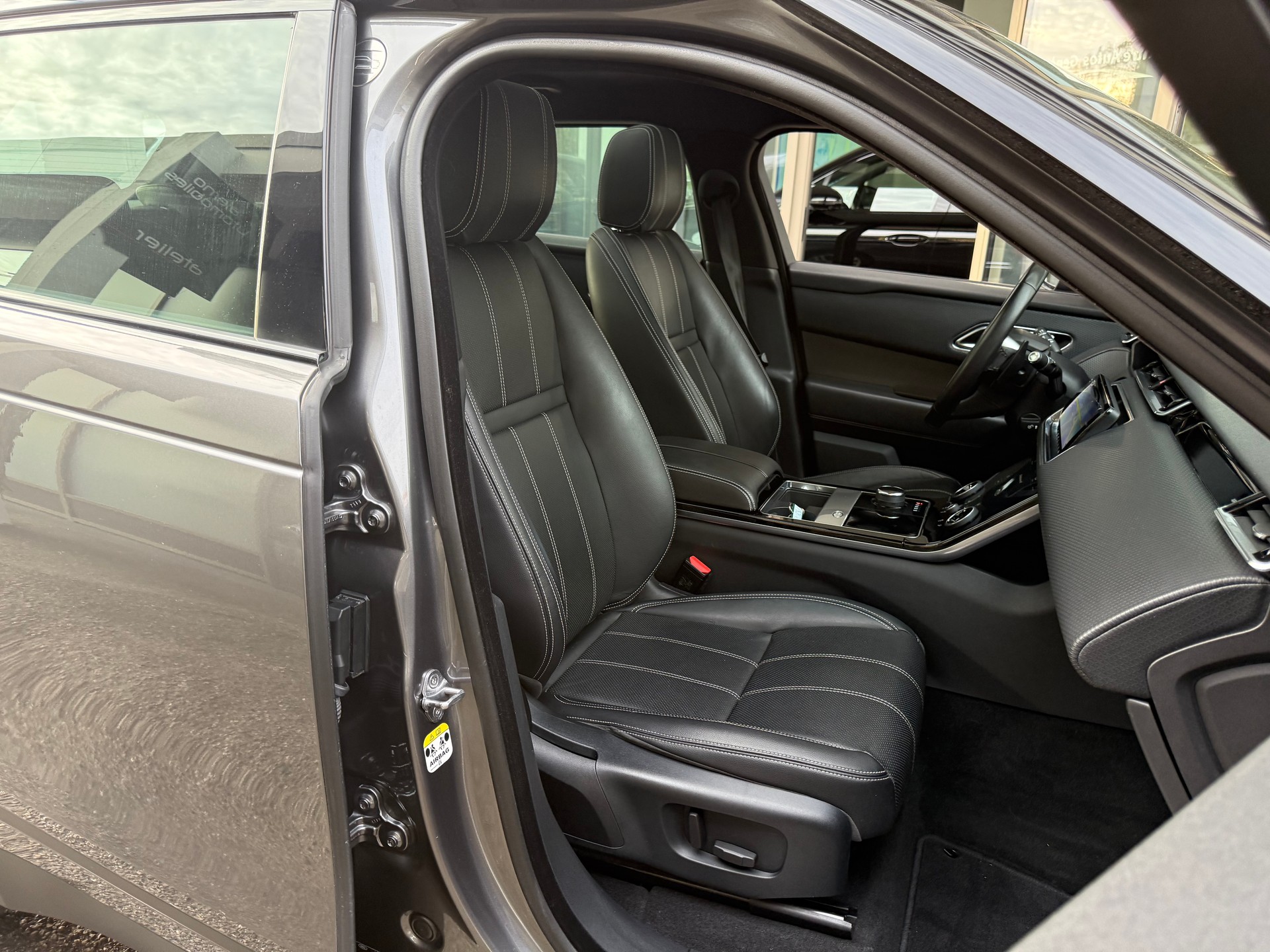 LAND ROVER Range Rover Velar R-Dynamic P 250 SE Automatic-image-7