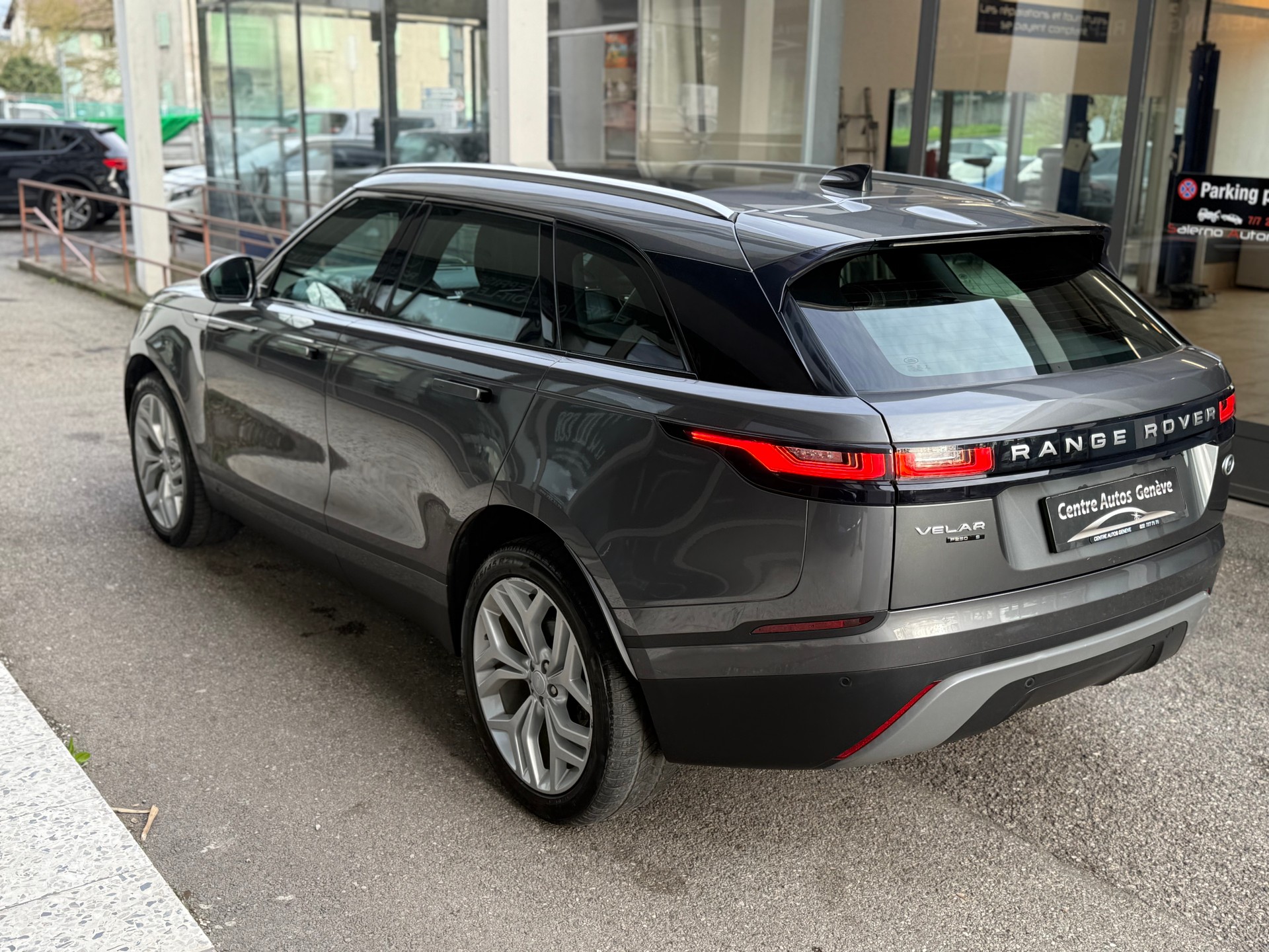 LAND ROVER Range Rover Velar R-Dynamic P 250 SE Automatic-image-4