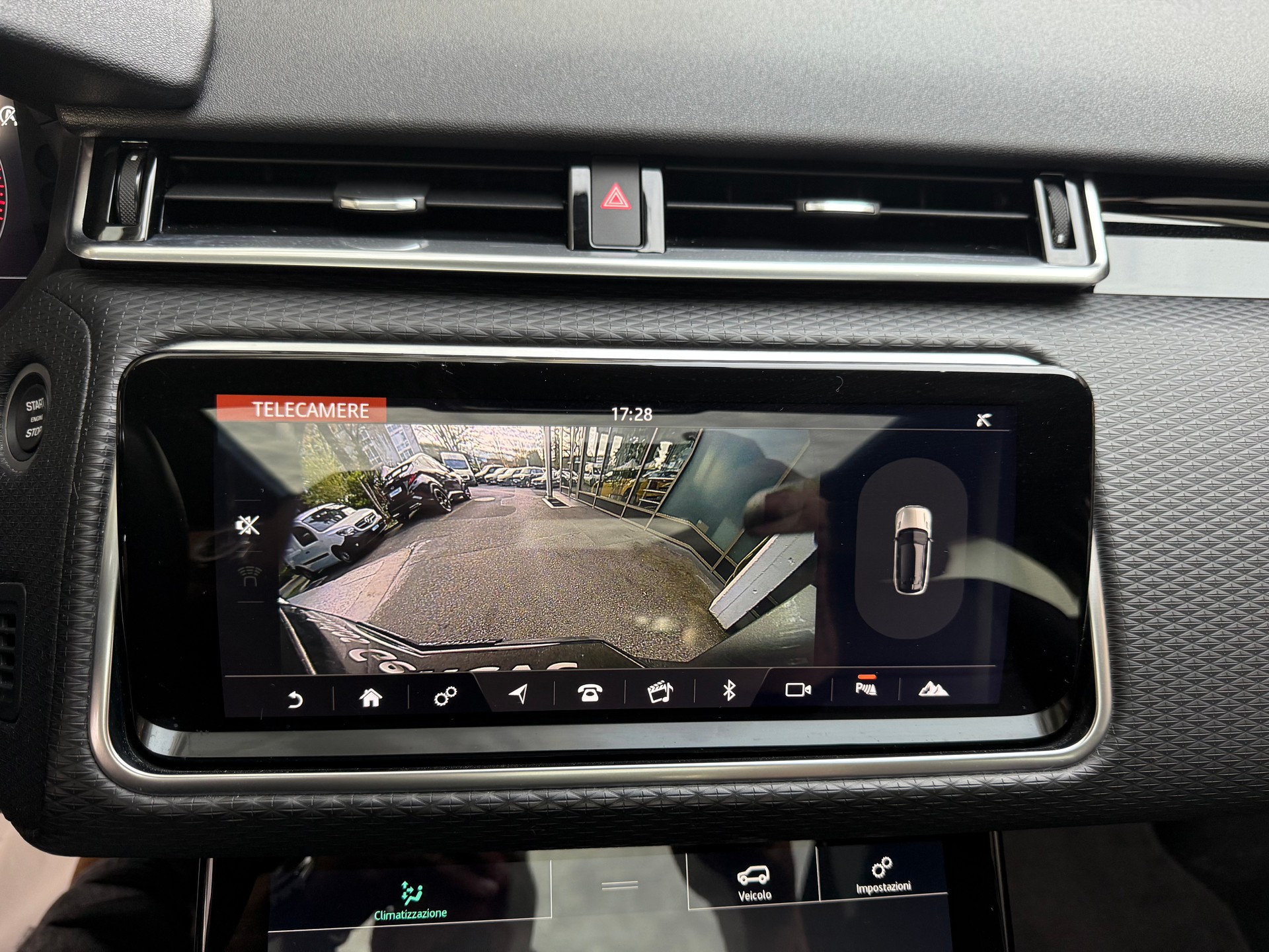 LAND ROVER Range Rover Velar R-Dynamic P 250 SE Automatic-image-13