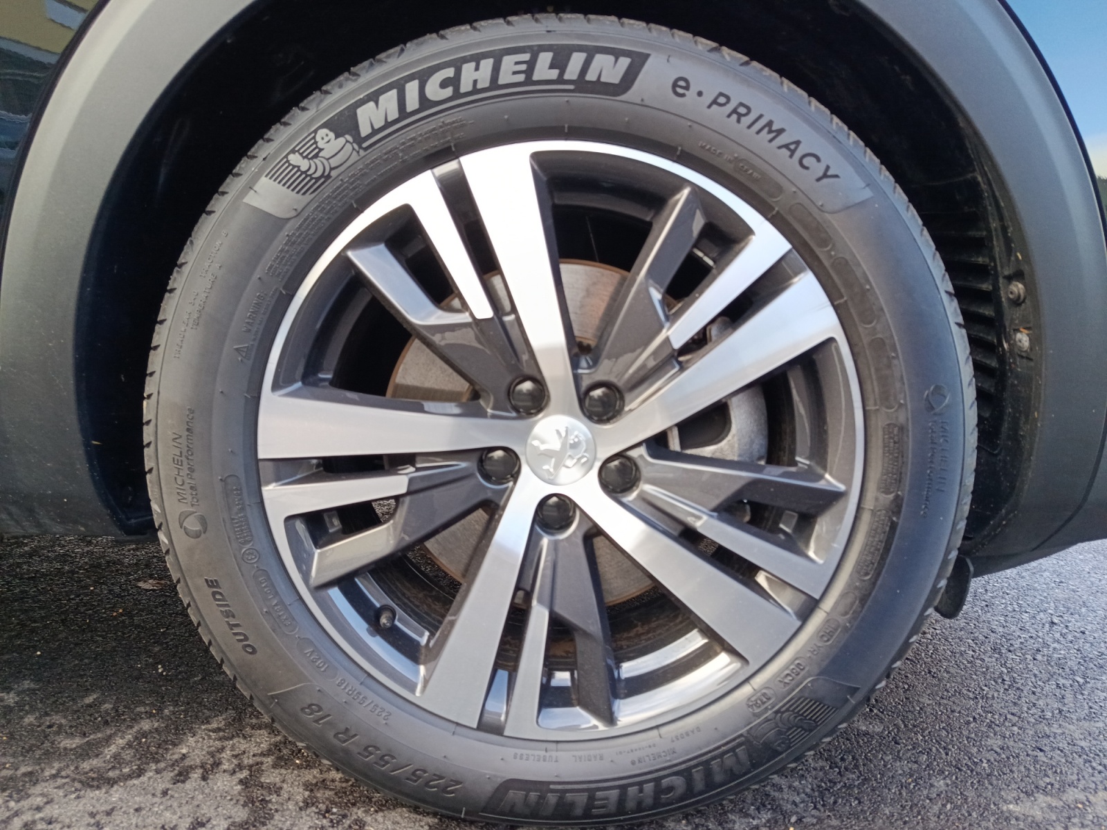 PEUGEOT 3008 180e Hybrid2 Allure Pack EAT8-image-9