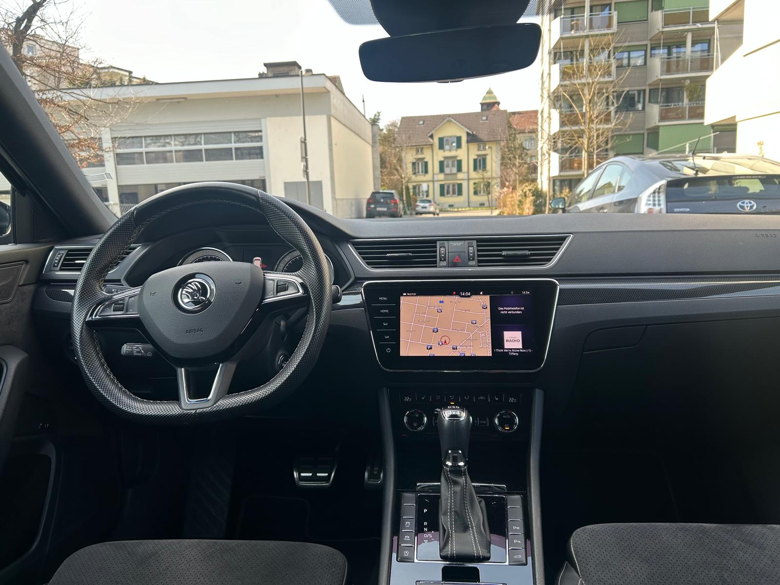 SKODA Superb Combi 2.0 TDi SportLine 4x4 DSG-image-12