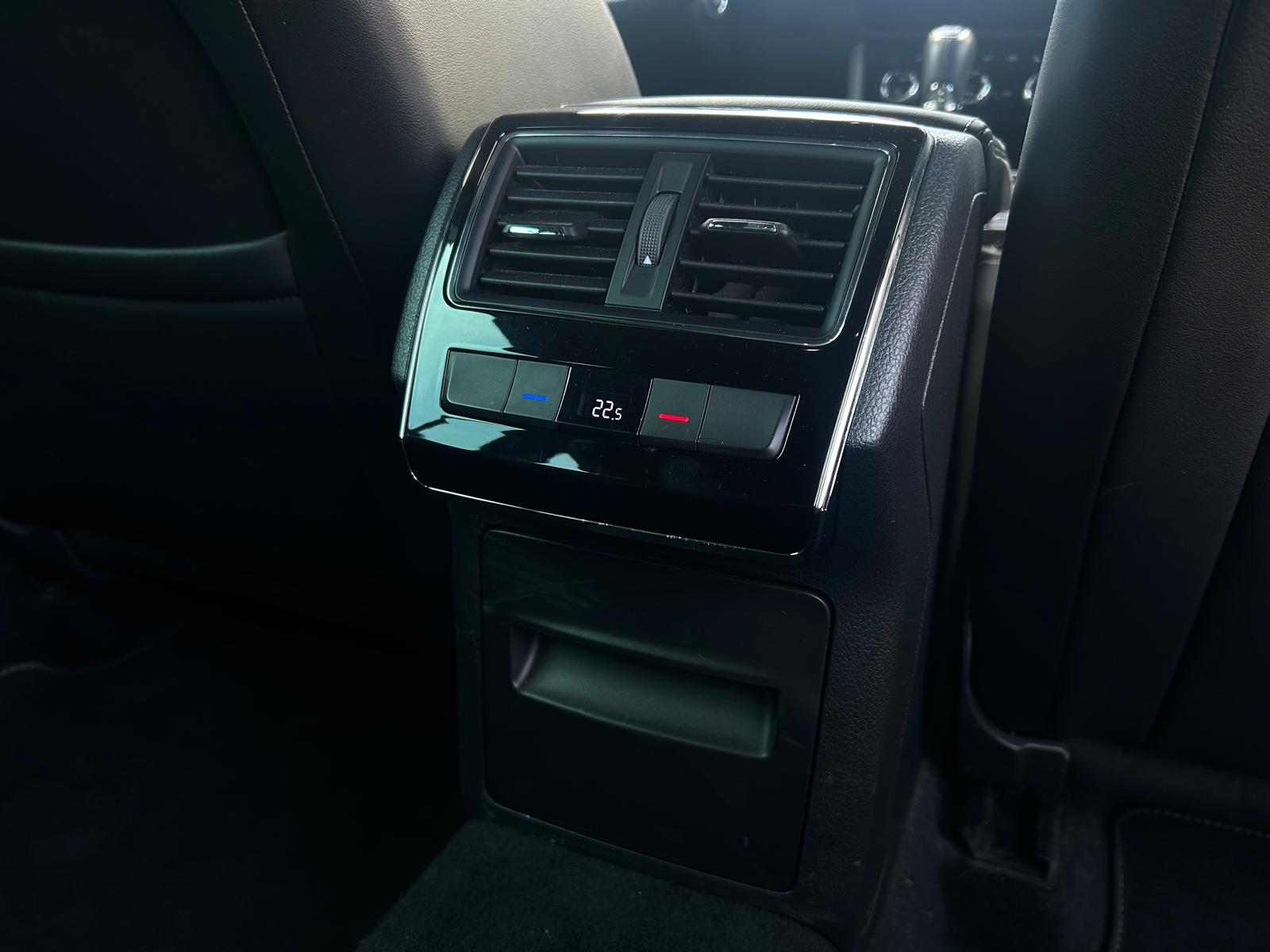 SKODA Superb Combi 2.0 TDi SportLine 4x4 DSG-image-20