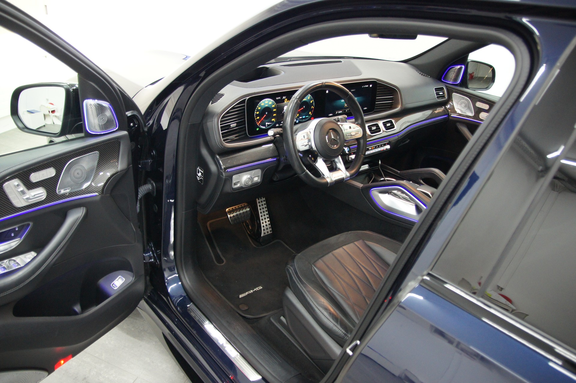 MERCEDES-BENZ GLS 63 4Matic+ TCT 9G-image-7