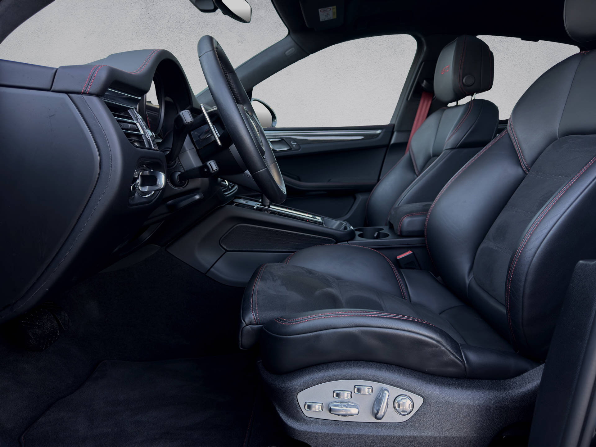 PORSCHE Macan GTS-image-6