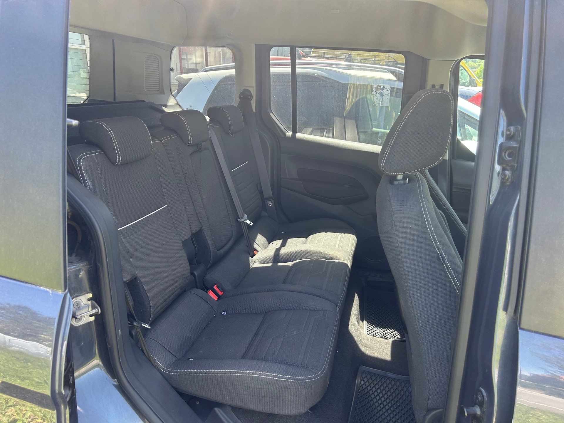FORD Tourneo Connect 1.0 SCTi Trend-image-15